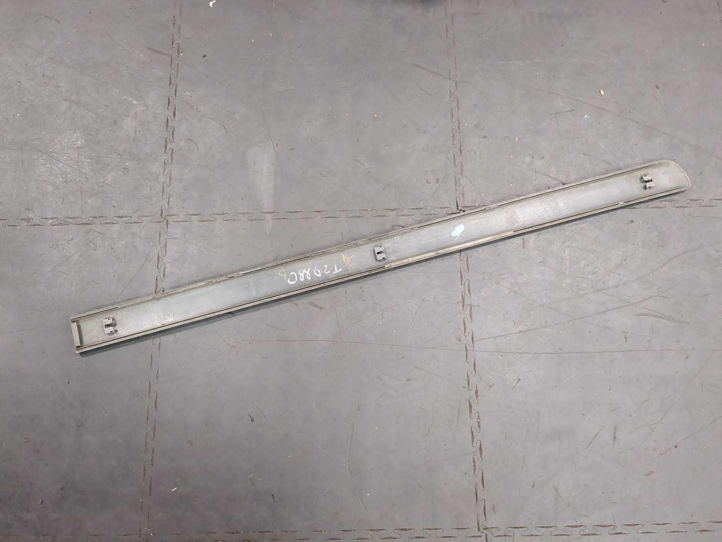 Молдинг двери