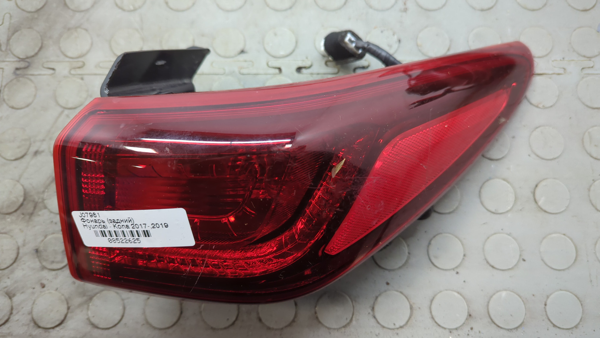 Фонарь задний правый