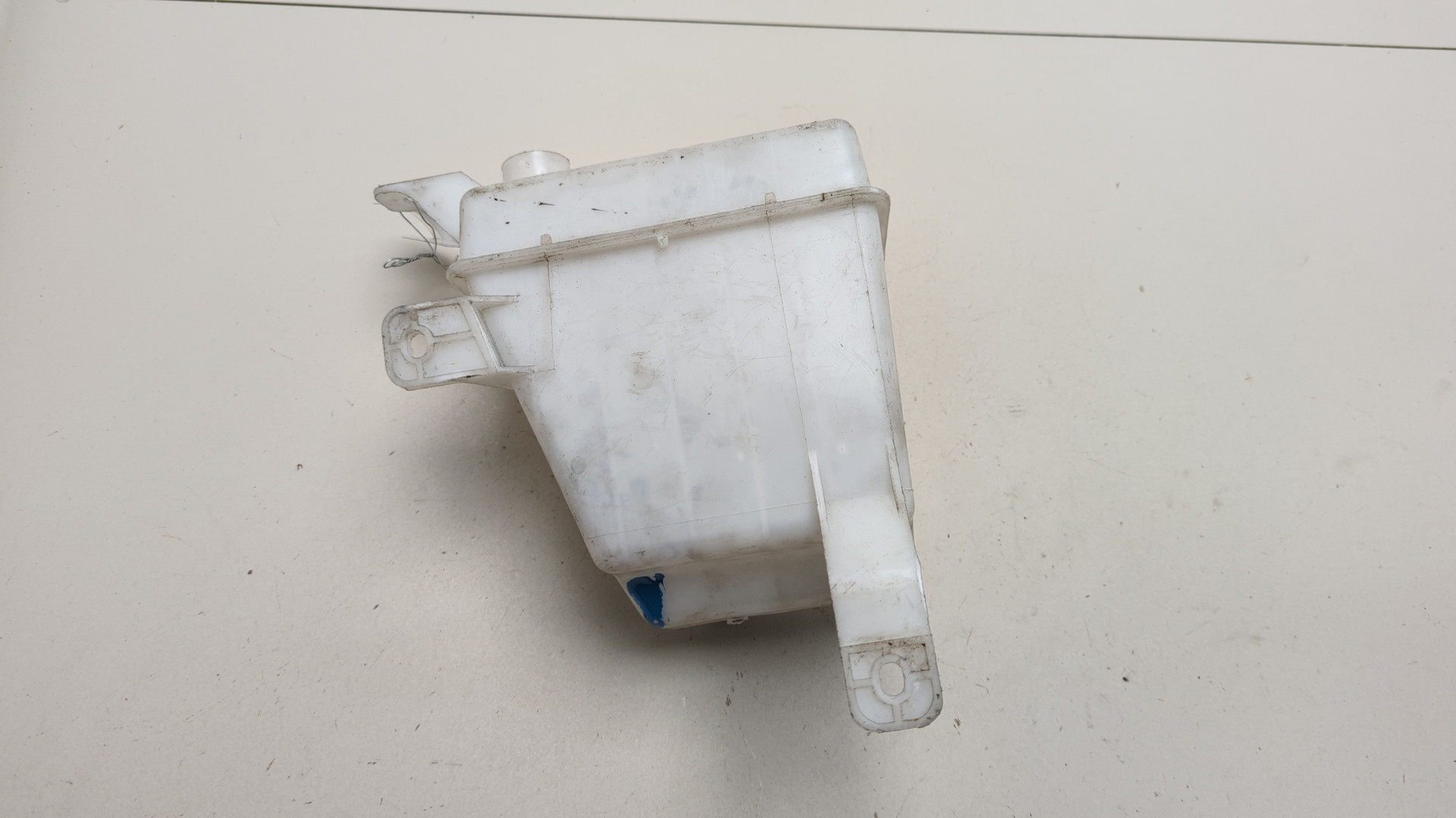 Бачок омывателя лобового стекла