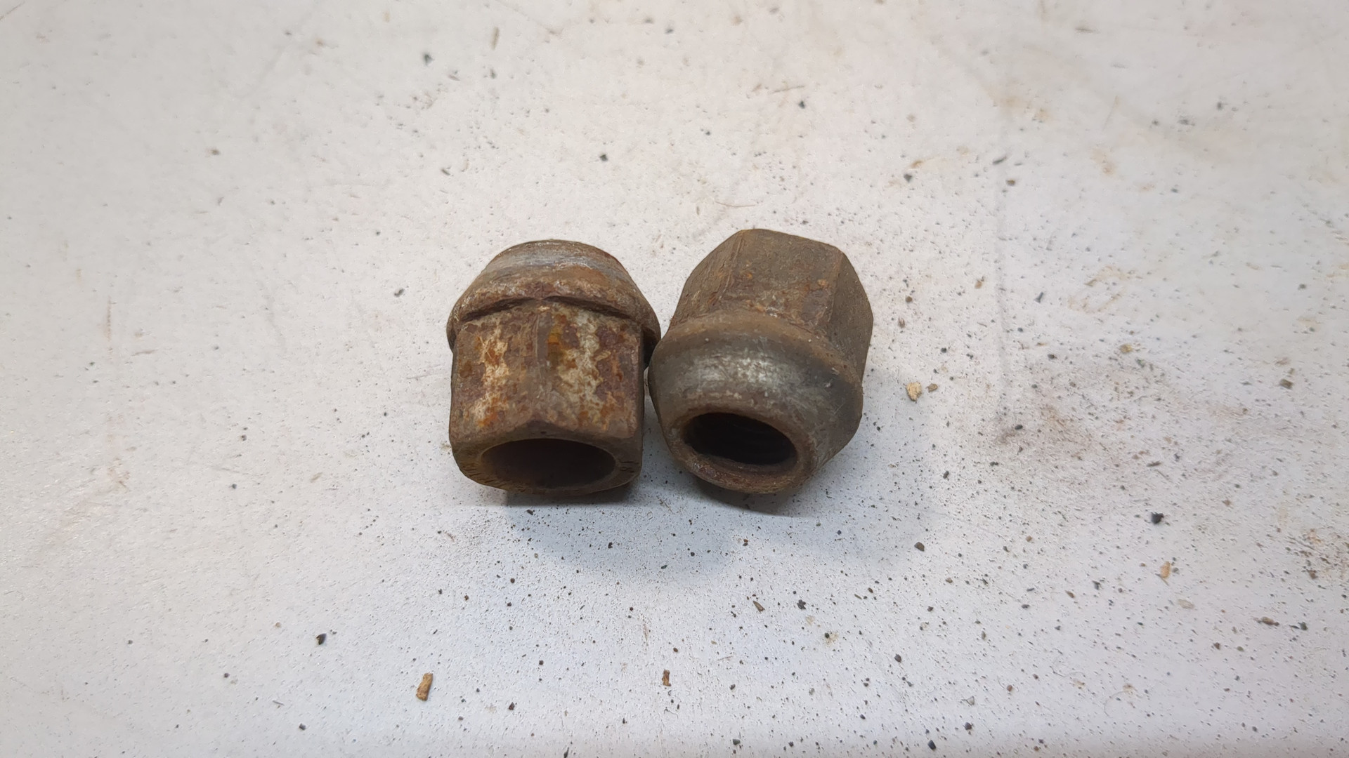 Гайка колеса