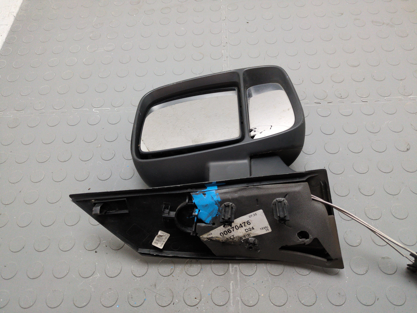 Зеркало правое электрическое