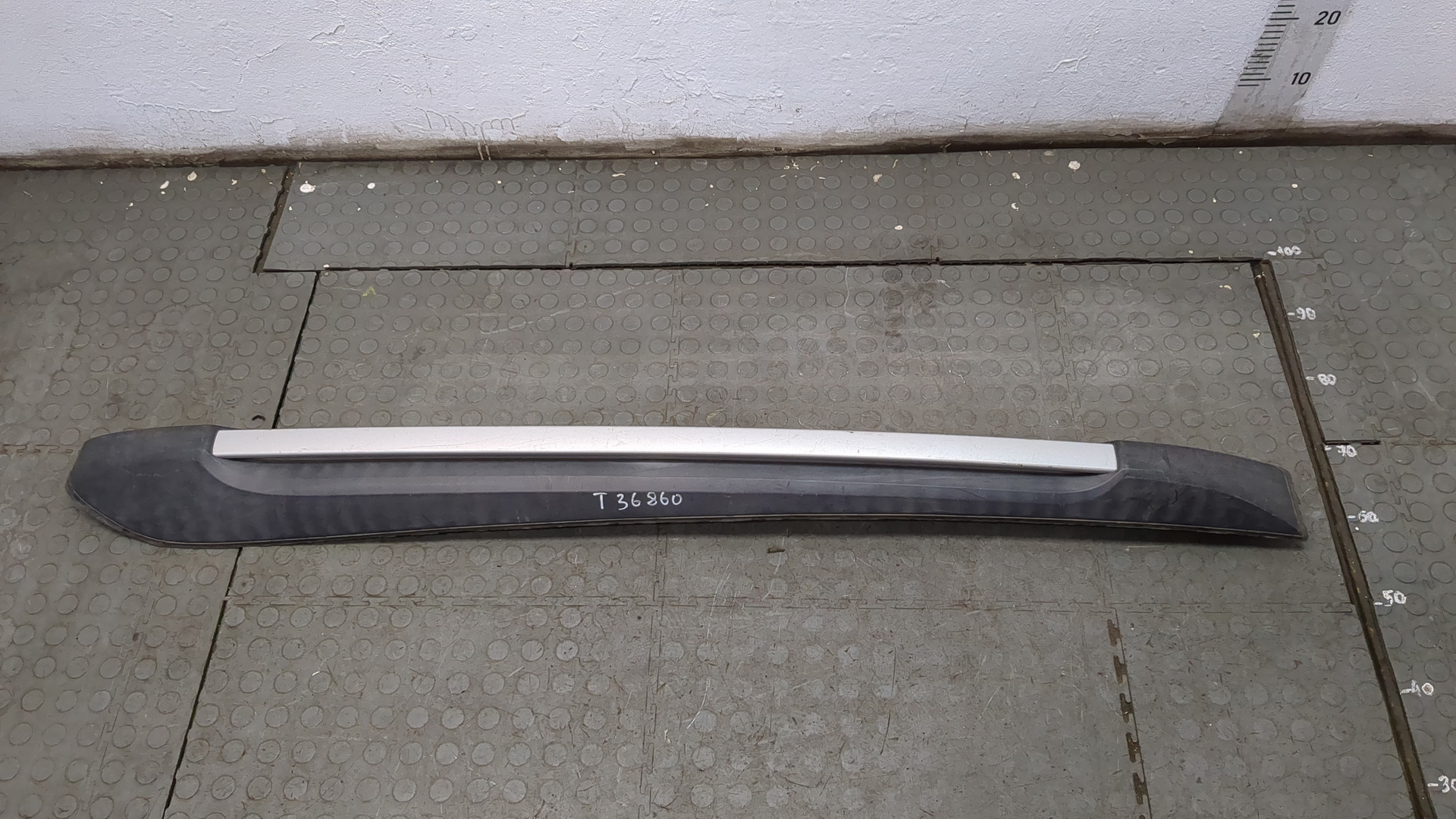 Рейлинг (релинг) правый (планка на крышу)