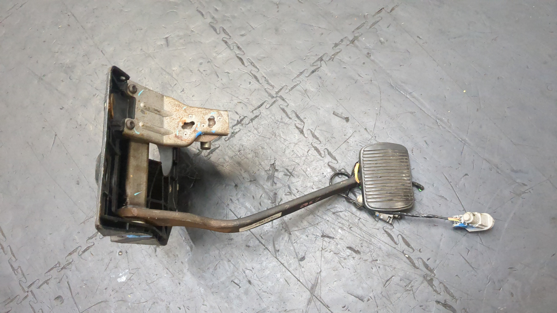 Педаль тормоза