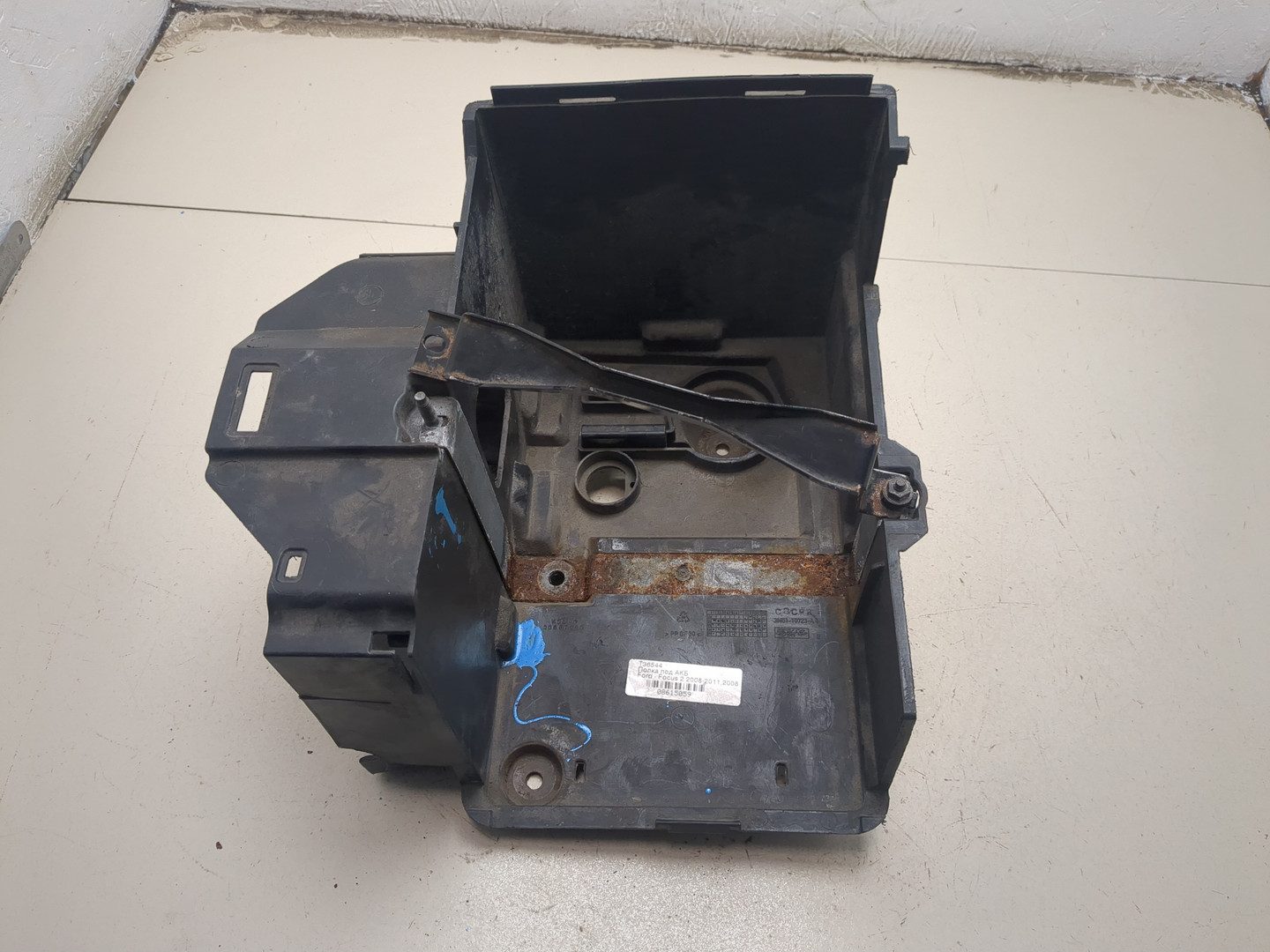 Площадка под аккумулятор (АКБ)