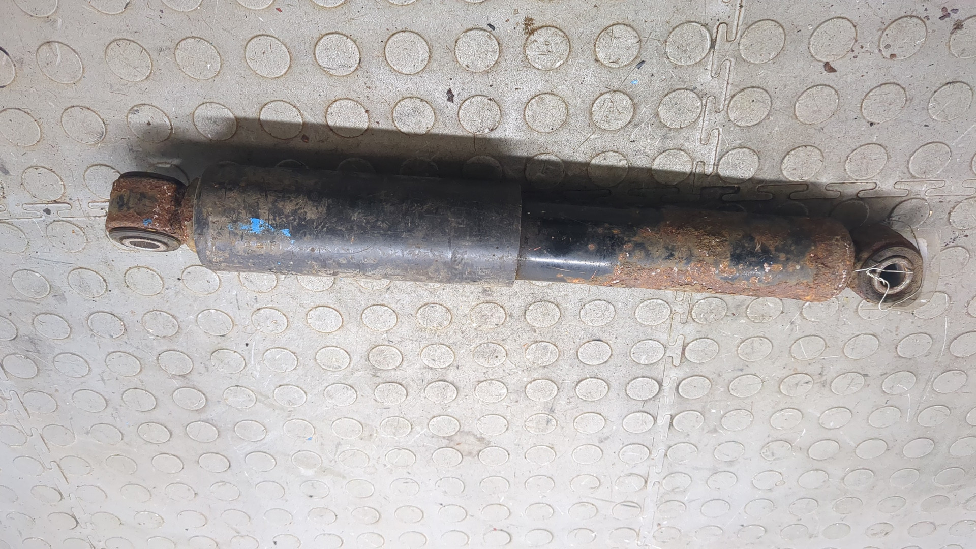 Амортизатор задний (стойка)