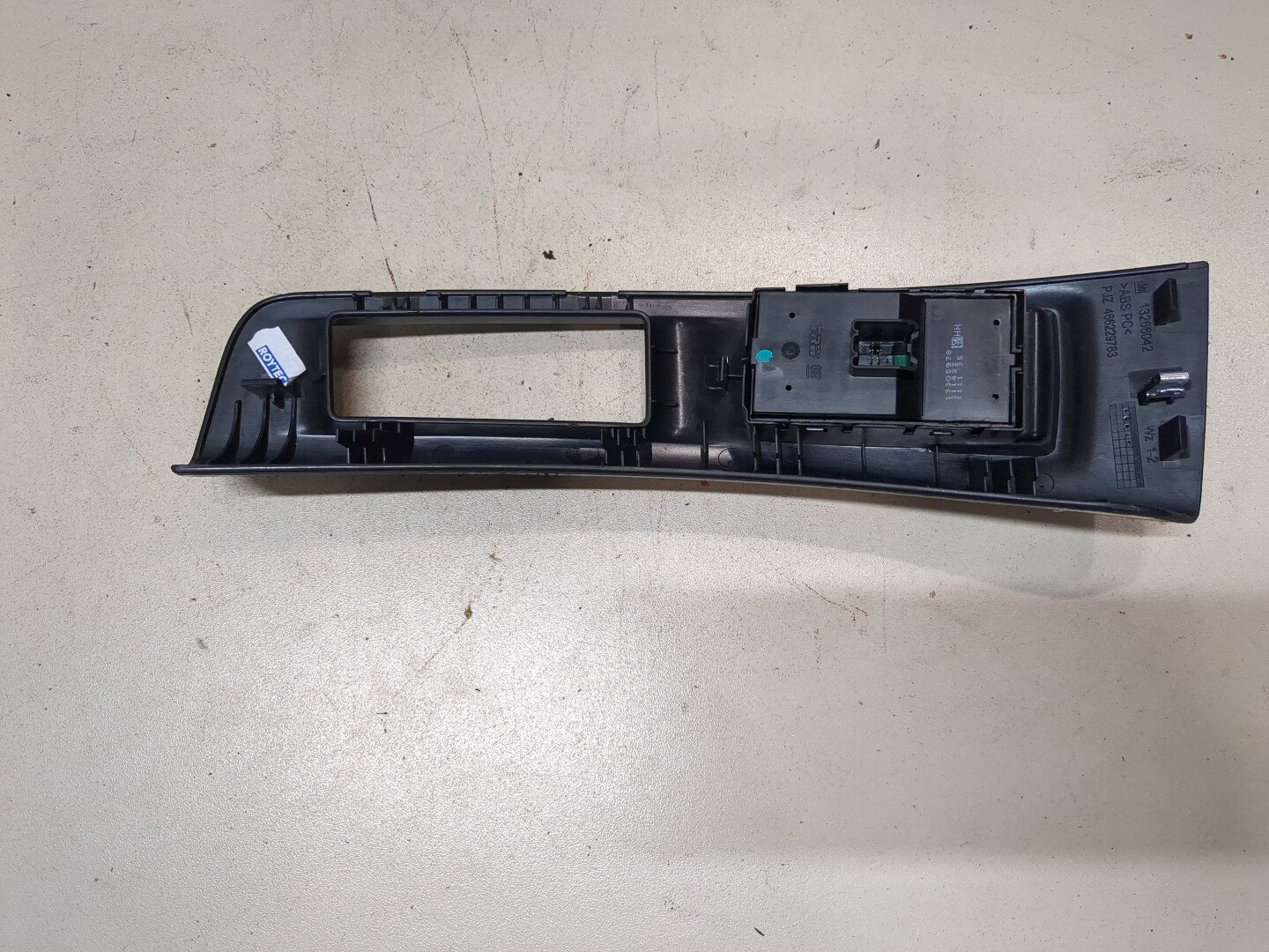 Кнопка стеклоподъемника