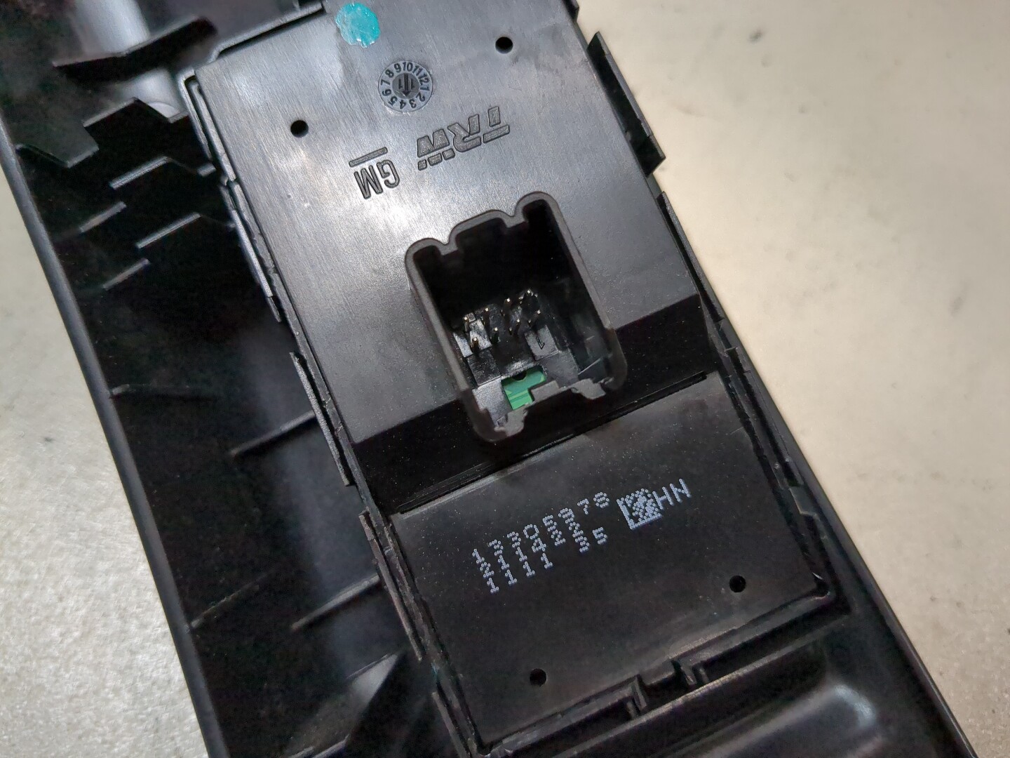 Кнопка стеклоподъемника