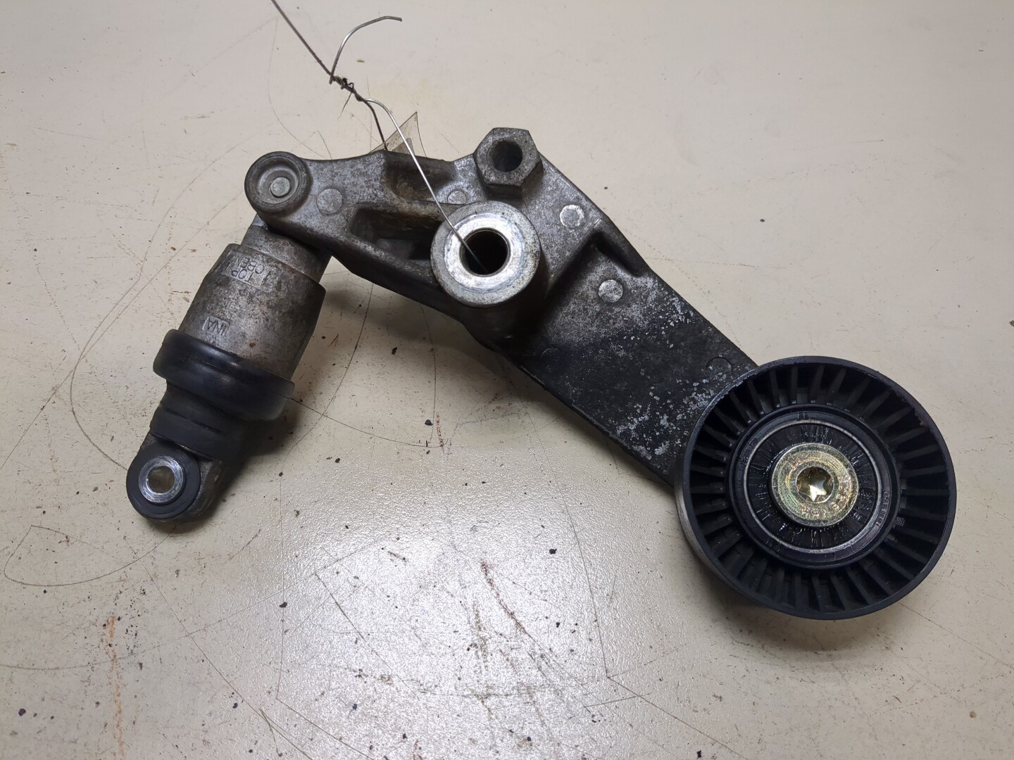 Натяжитель ремня