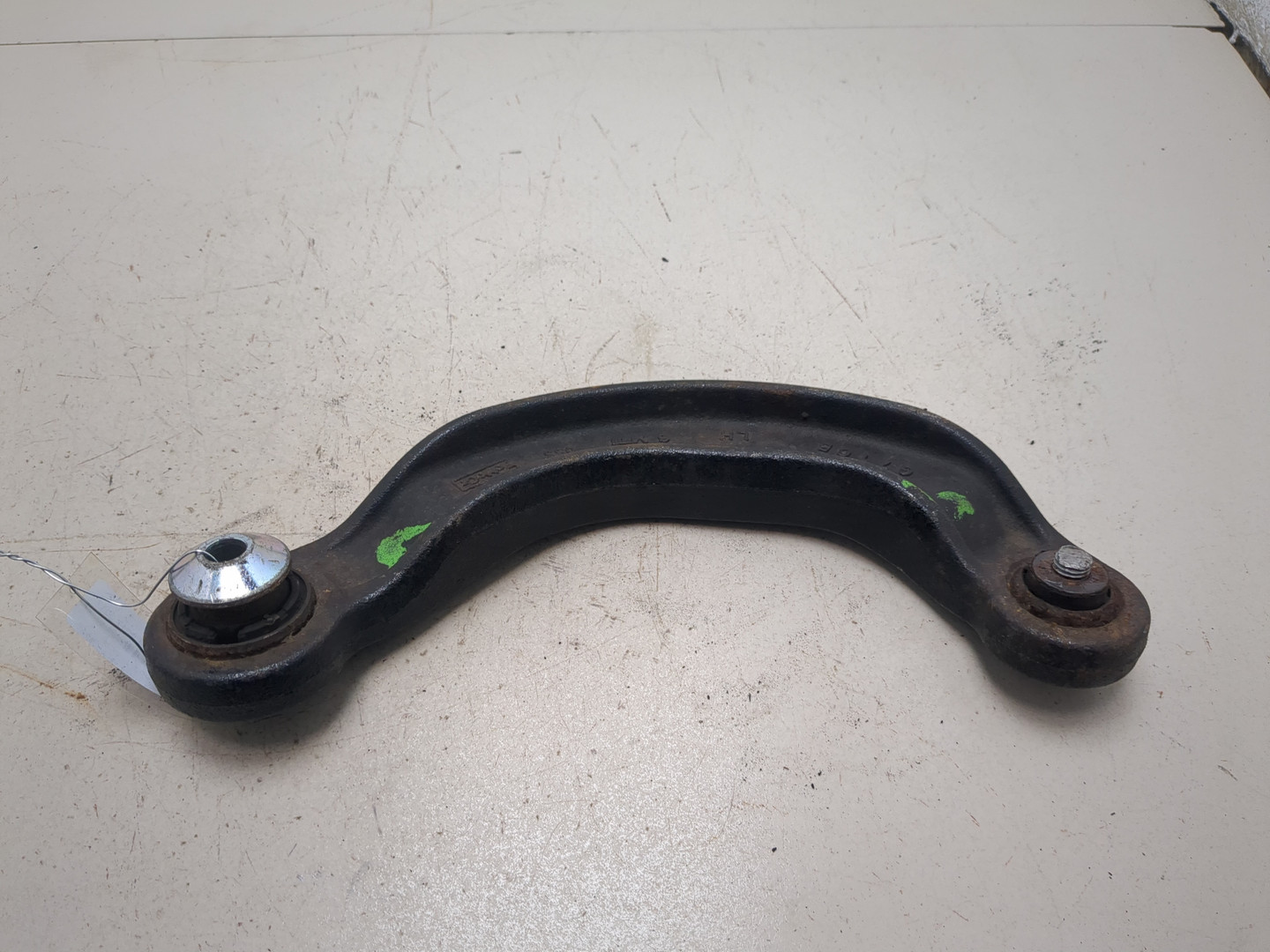 Рычаг задний левый