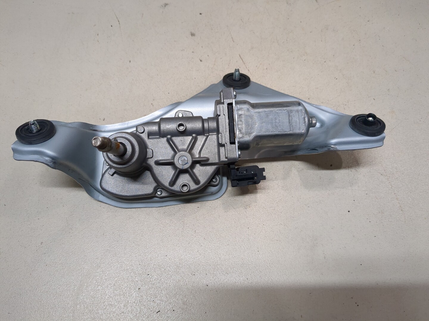 Моторчик стеклоочистителя задний