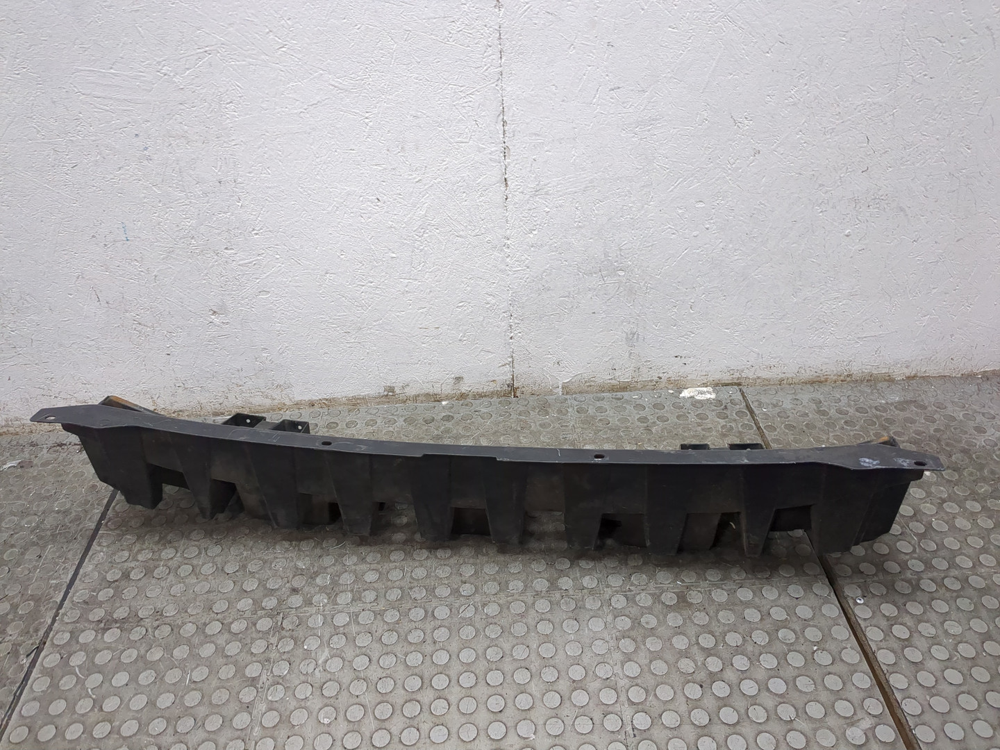 Усилитель заднего бампера