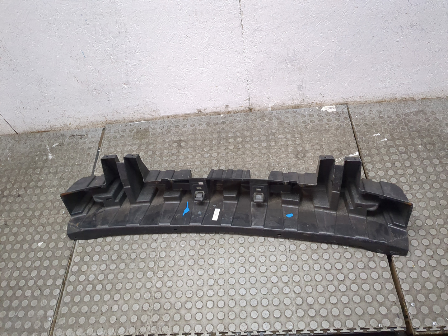 Усилитель заднего бампера