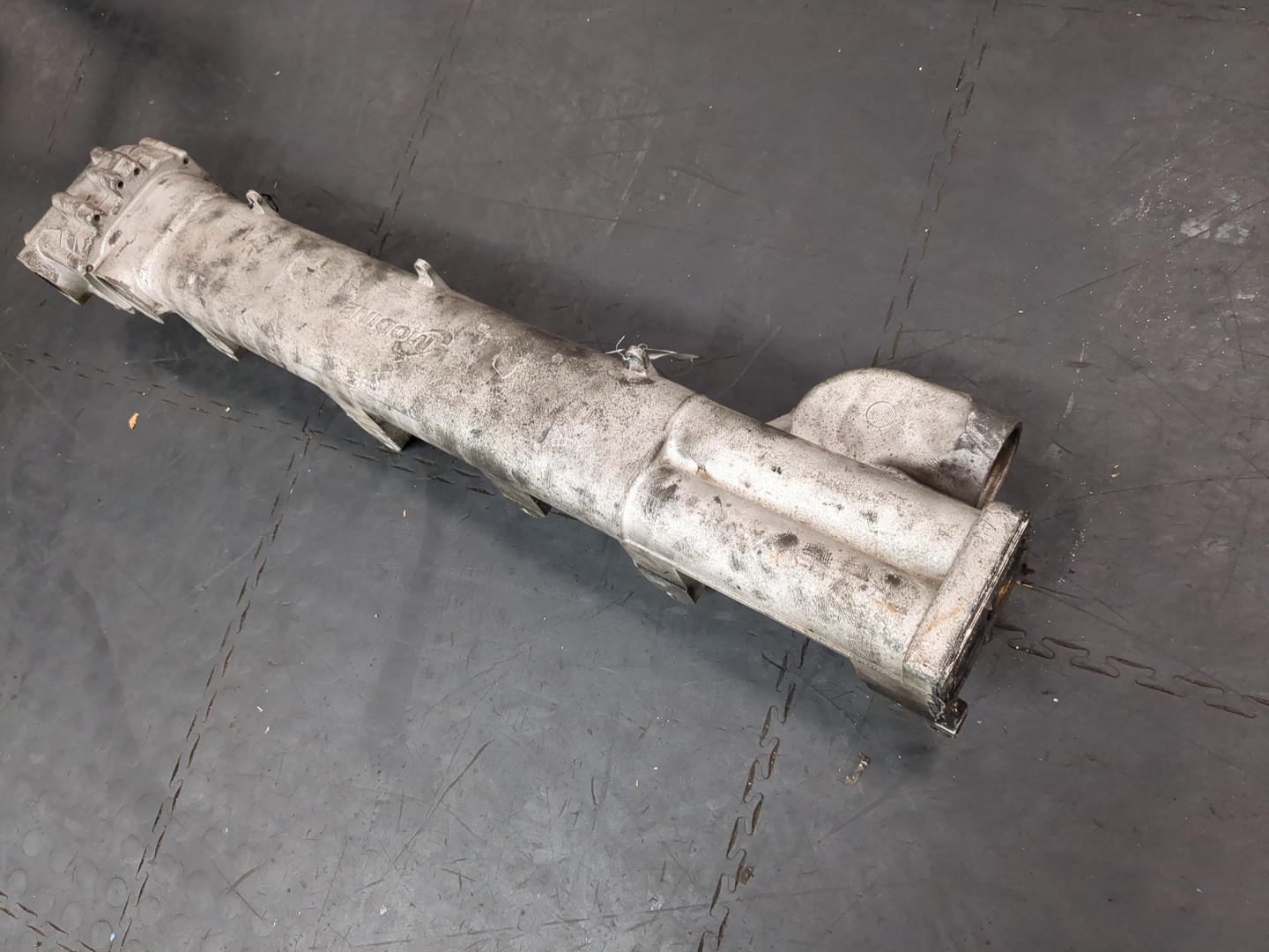 Тройник вентиляции картерных газов