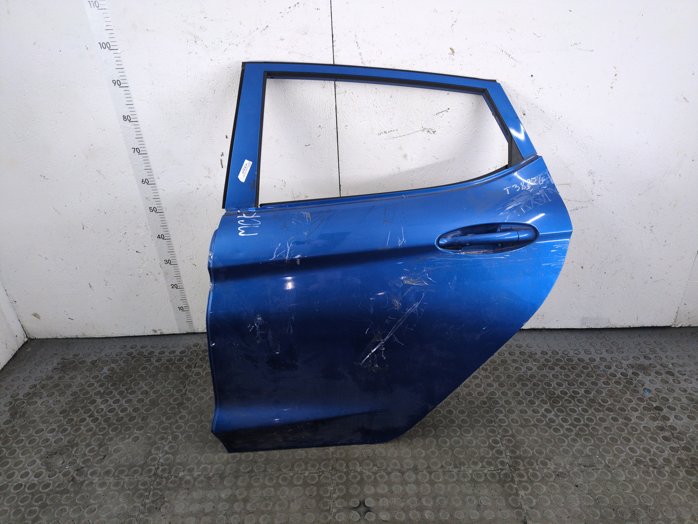 Дверь задняя левая