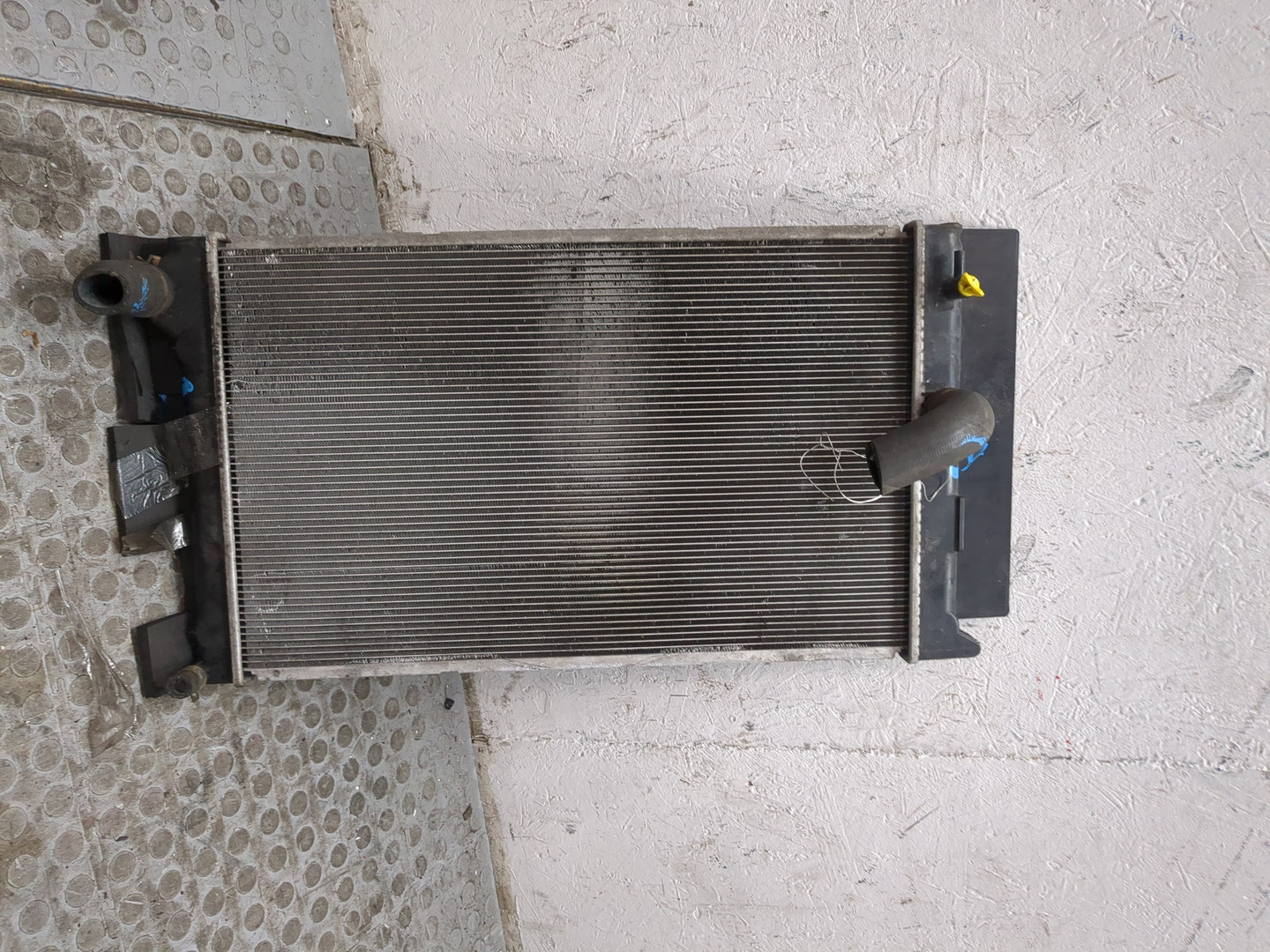 Радиатор охлаждения двигателя основной