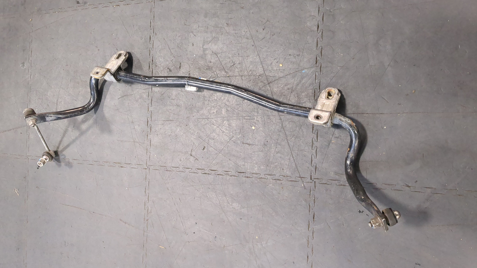 Стабилизатор передний