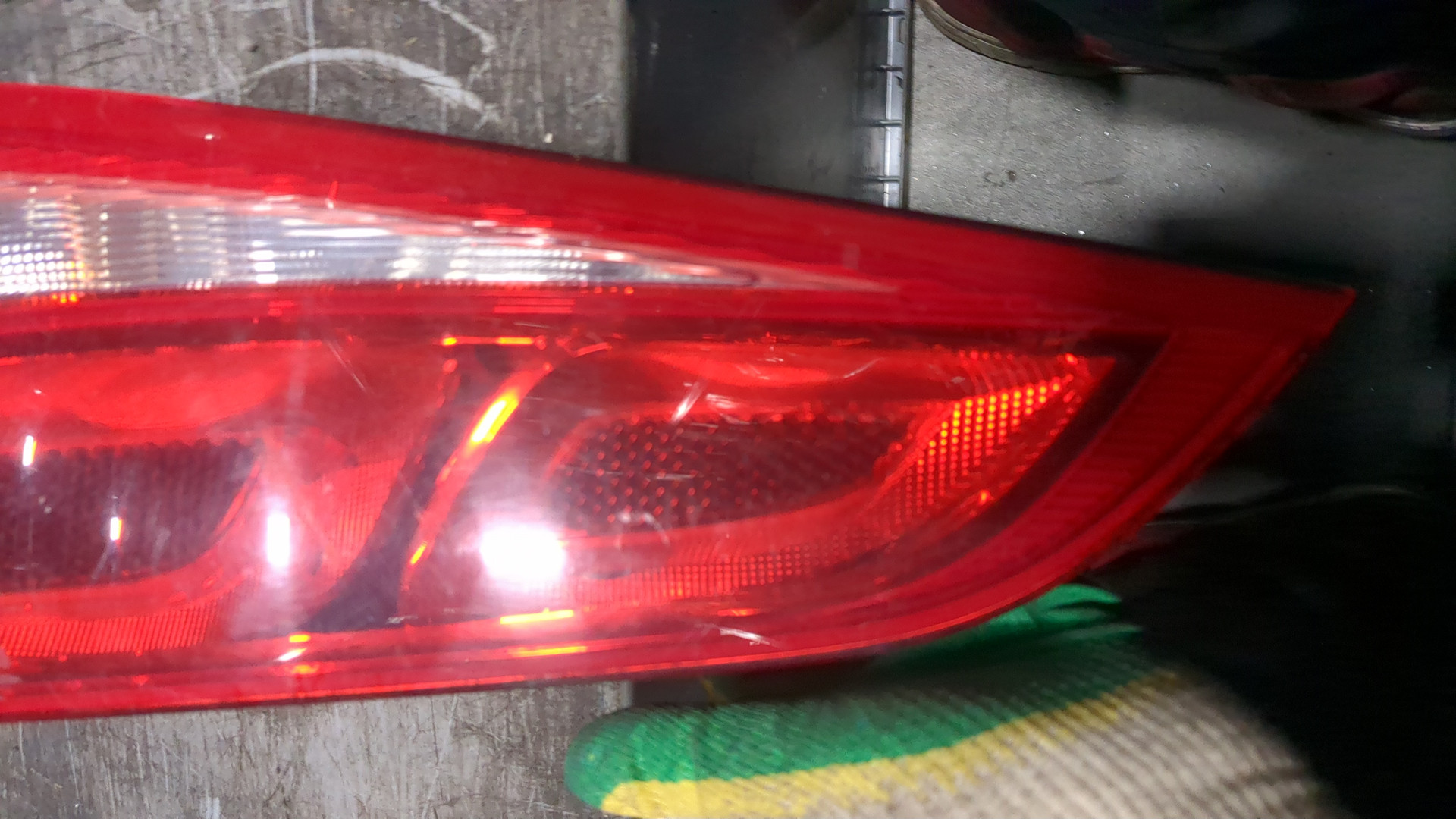 Фонарь задний правый