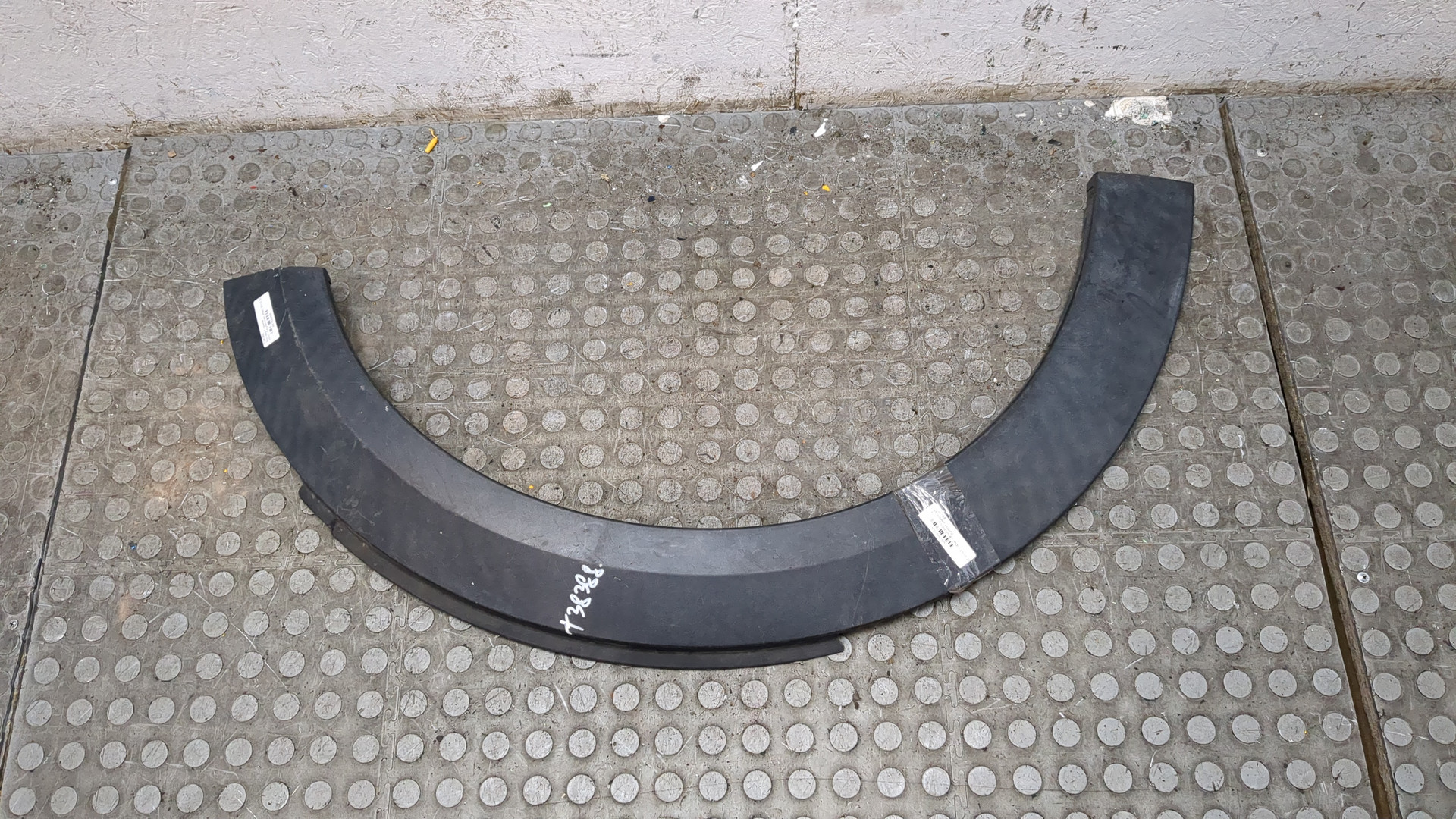 Накладка переднего крыла правого