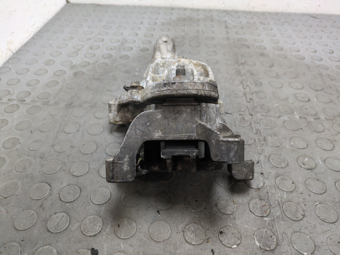 Опора двигателя