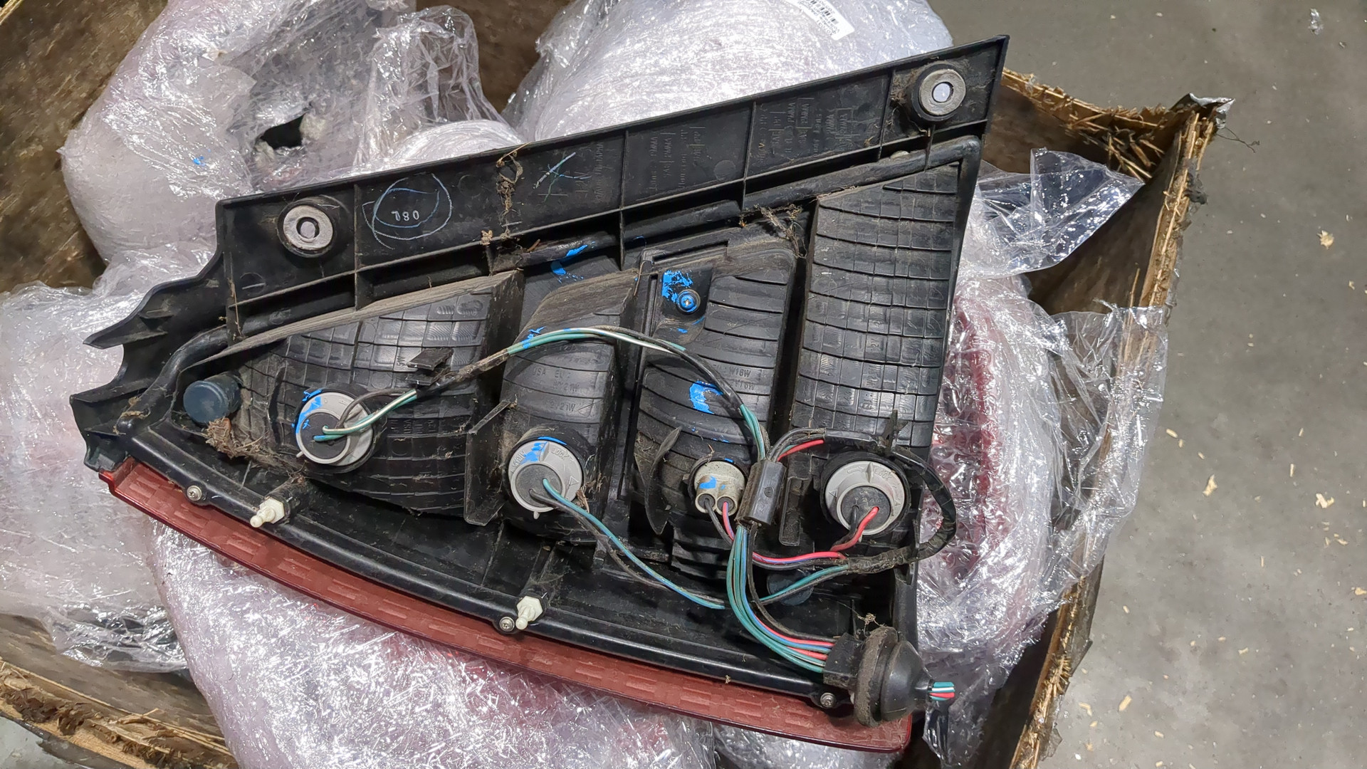 Фонарь задний правый