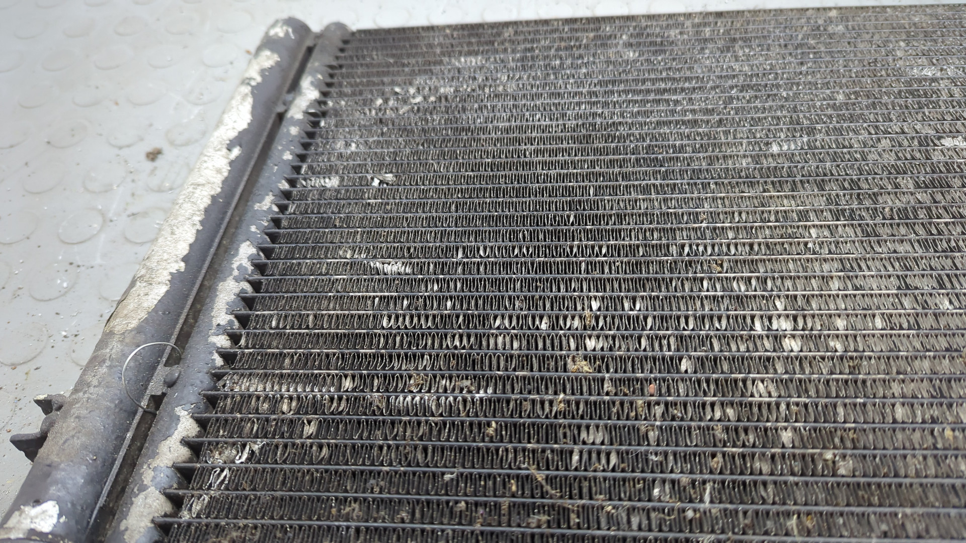 Радиатор кондиционера / конденсер