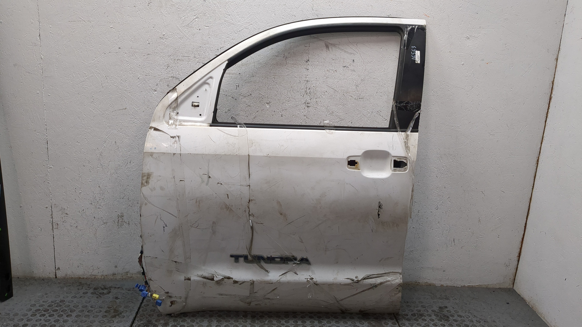 Дверь передняя левая