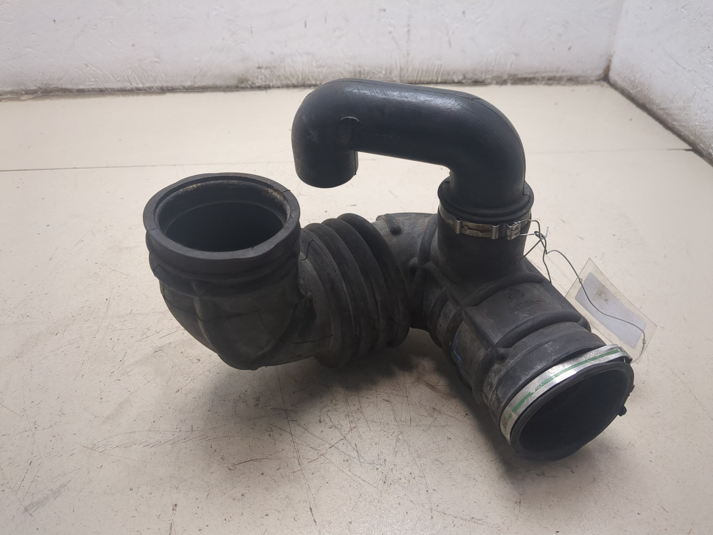 Патрубок воздушного фильтра