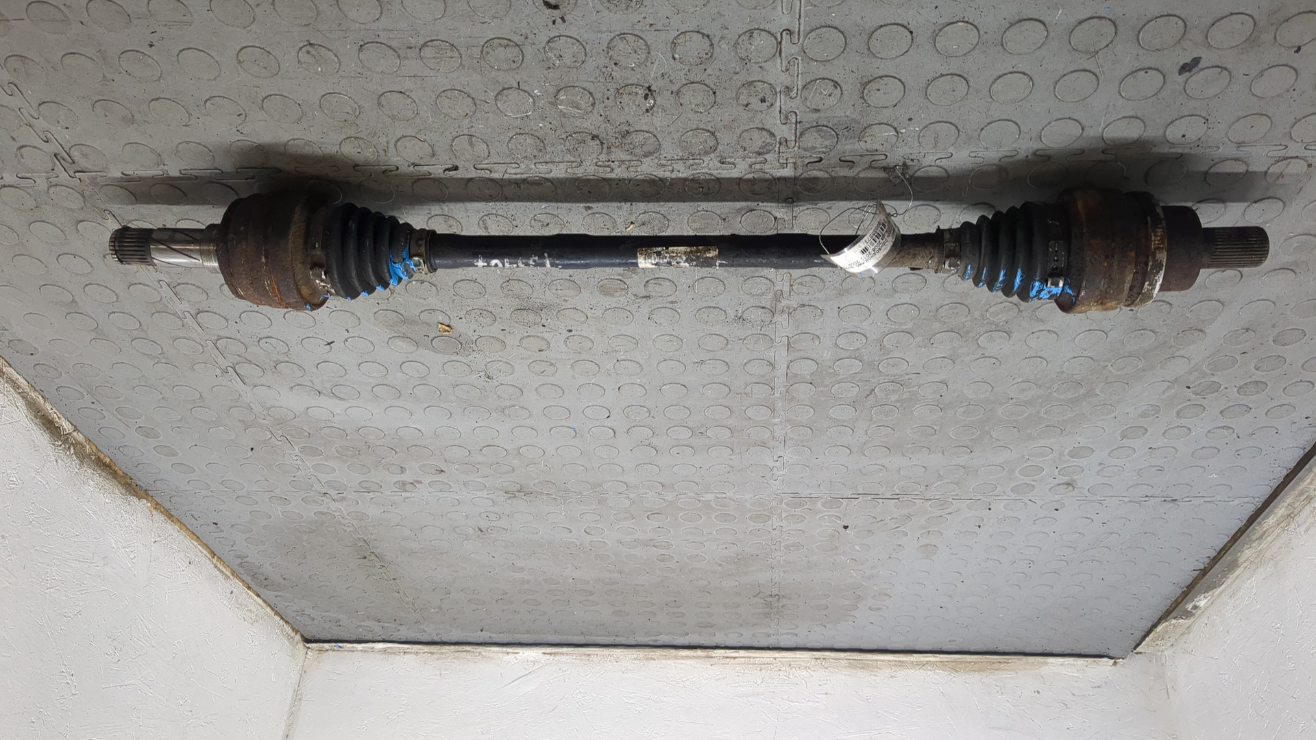 Полуось задняя