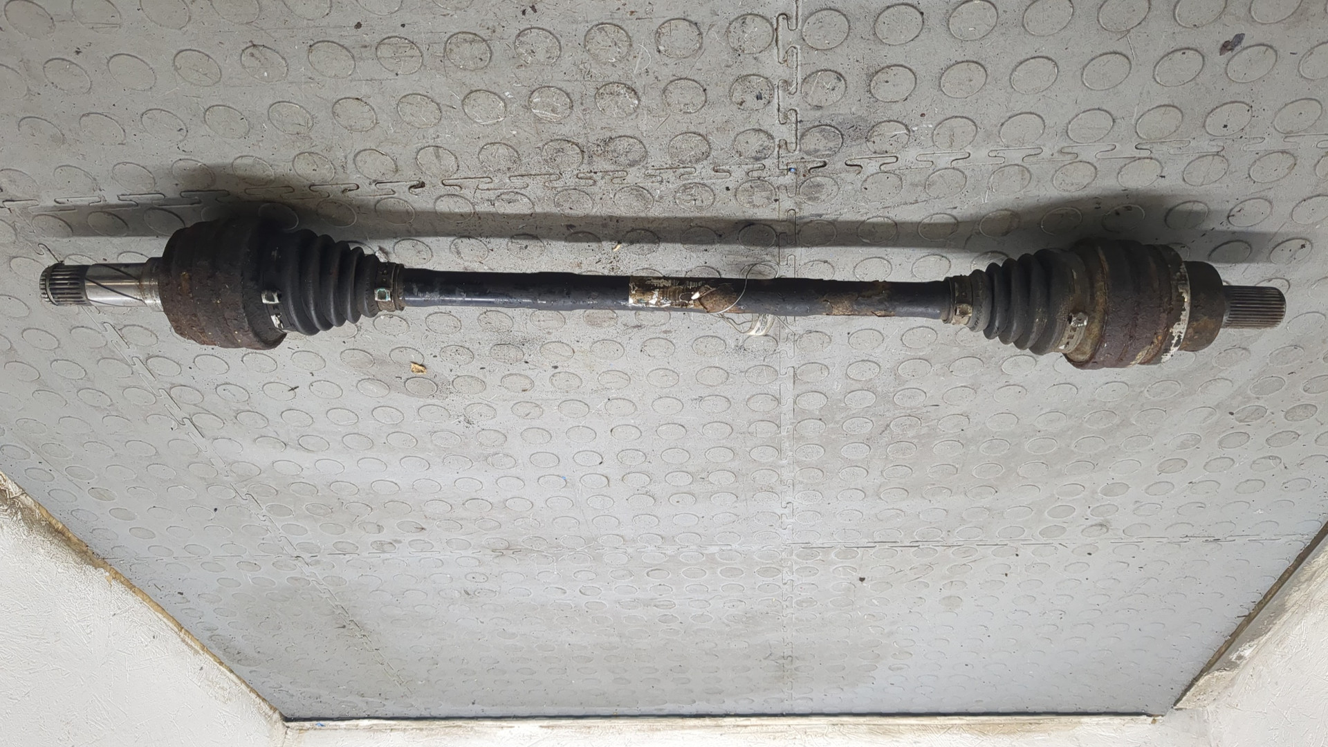 Полуось задняя