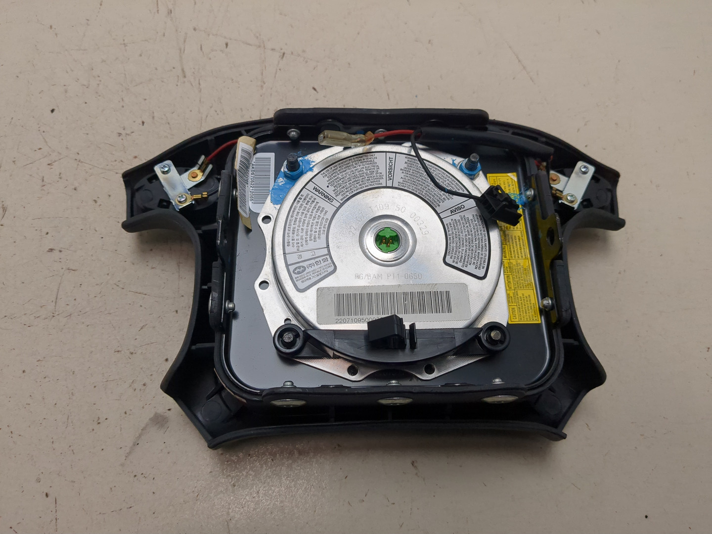 Подушка безопасности в рулевое колесо