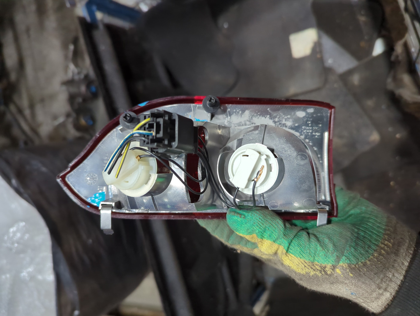 Фонарь задний левый