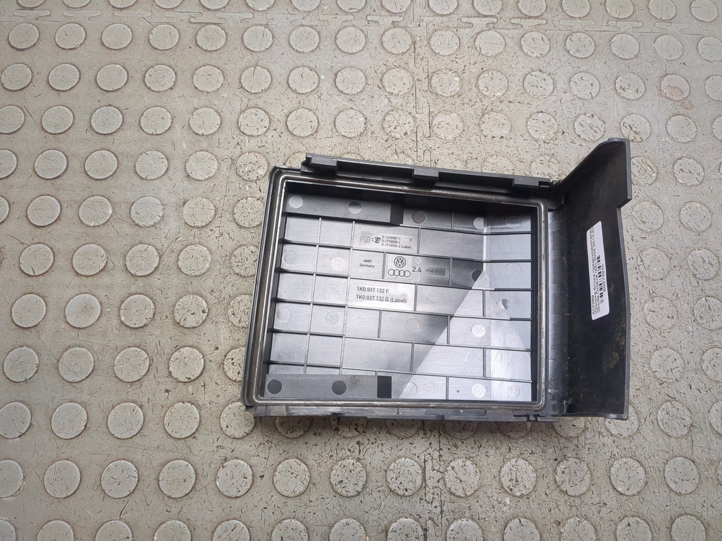 Корпус блока предохранителей