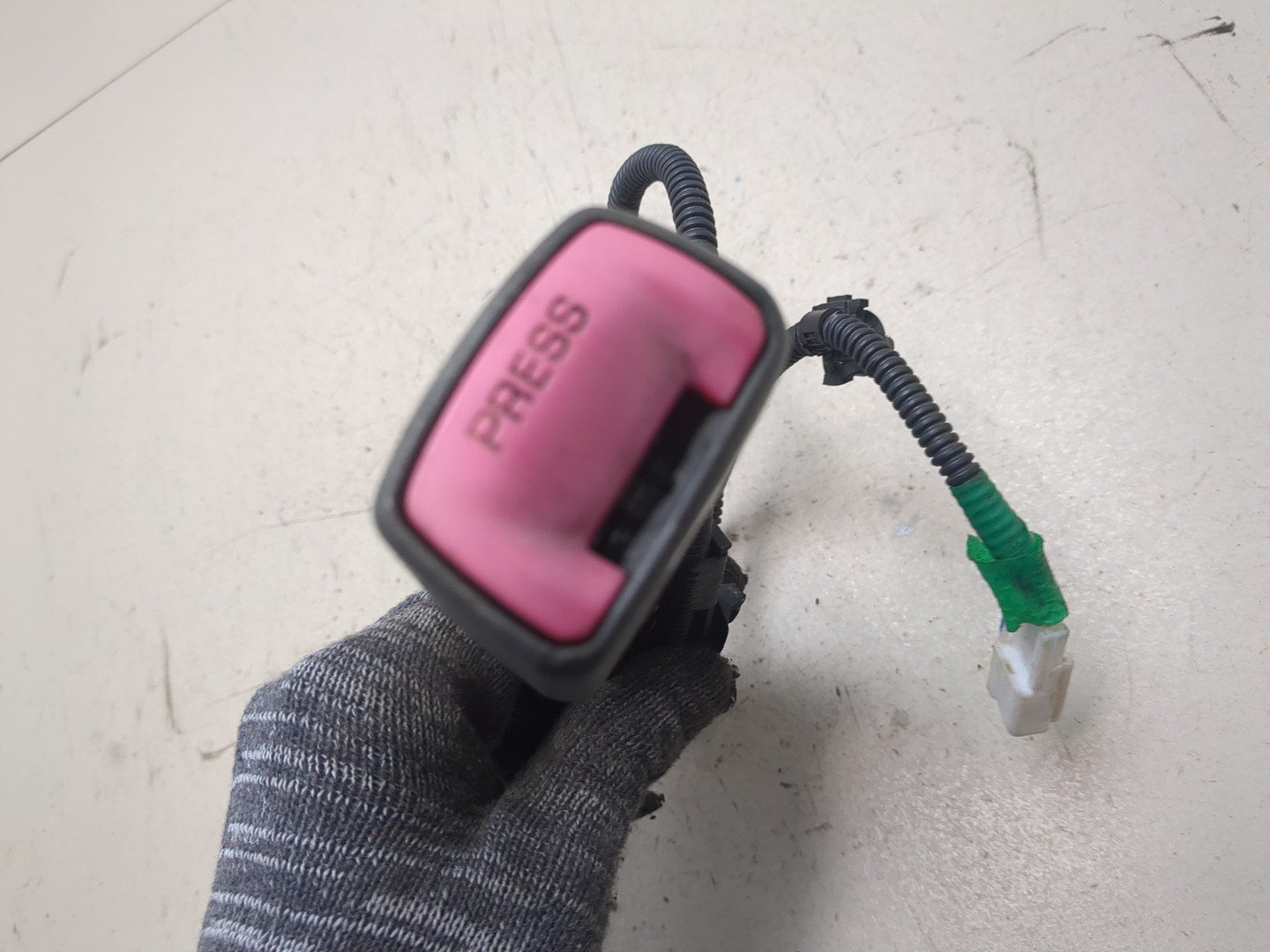 Ответная часть ремня безопасности