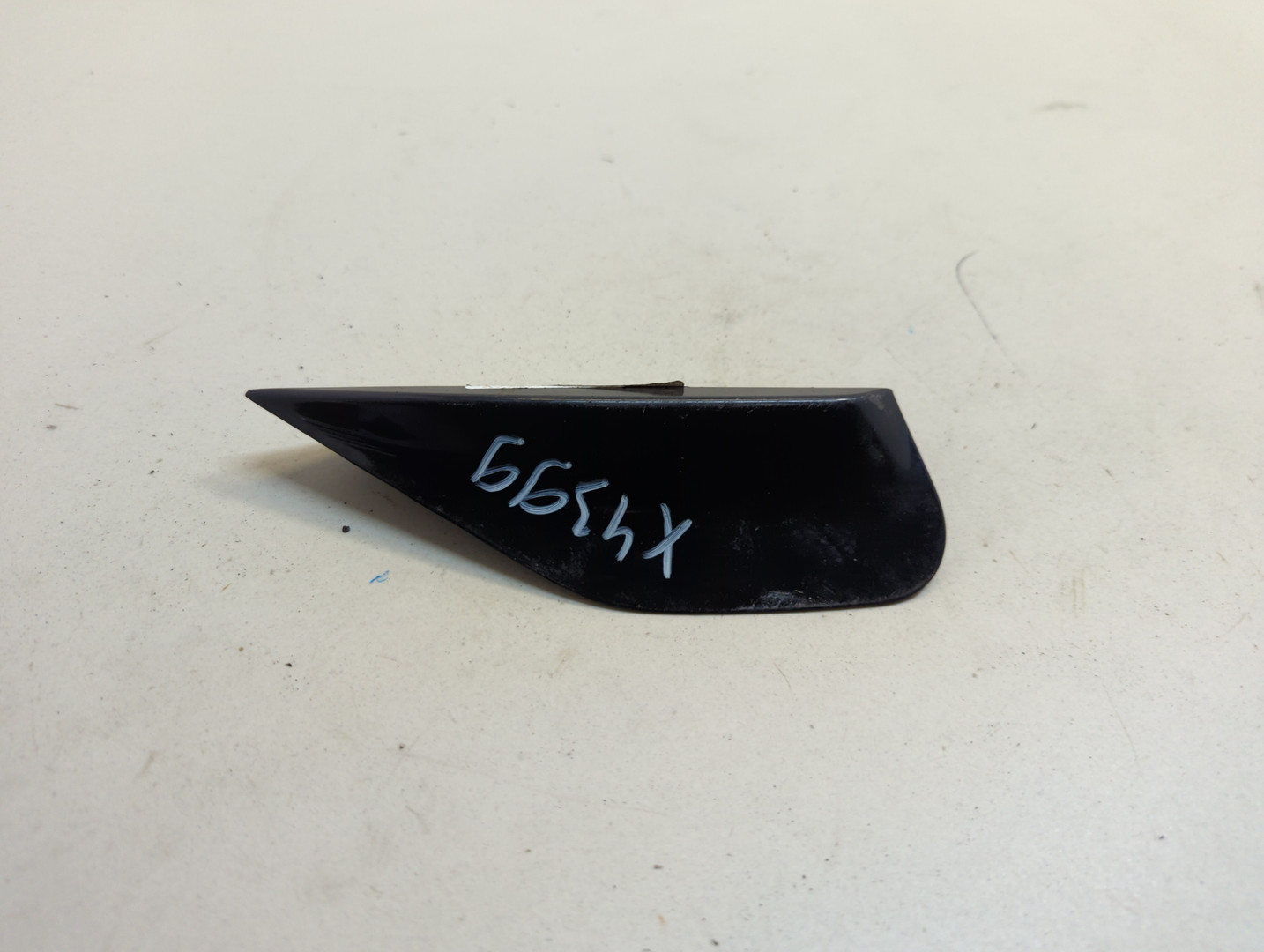 Молдинг заднего крыла правого