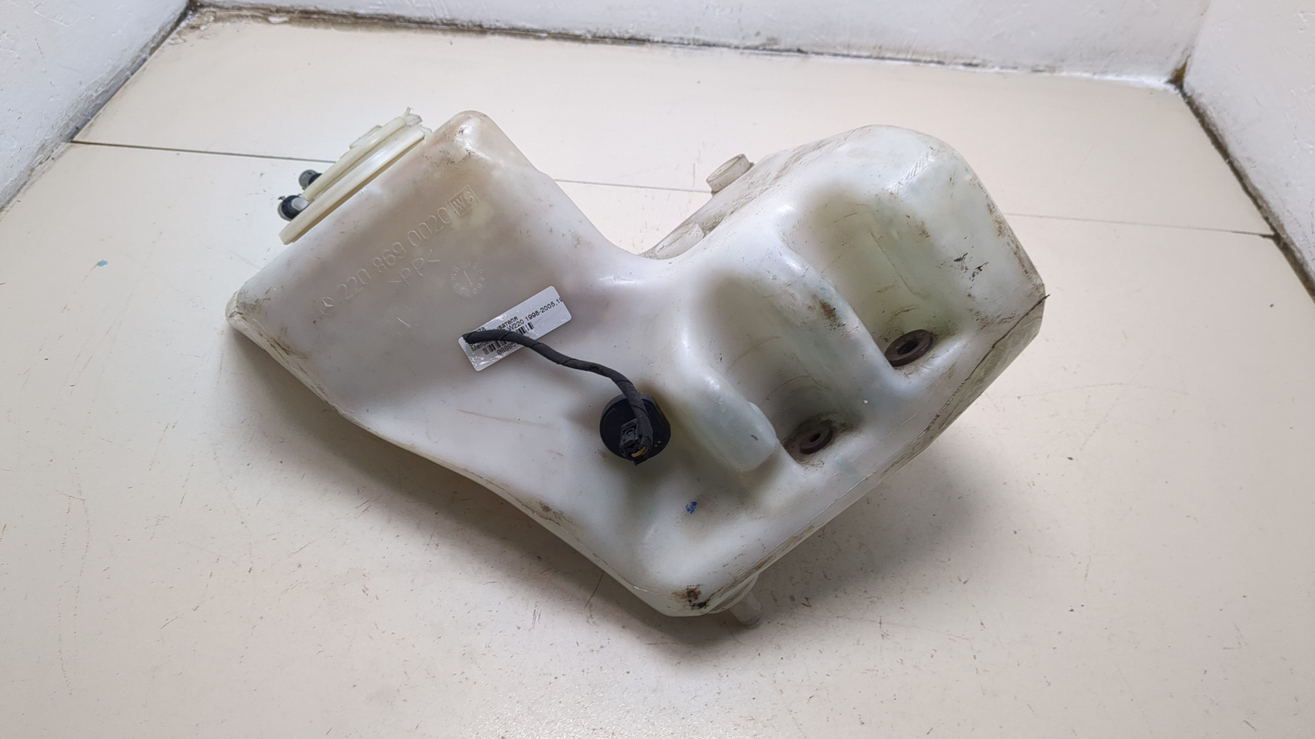 Бачок омывателя лобового стекла