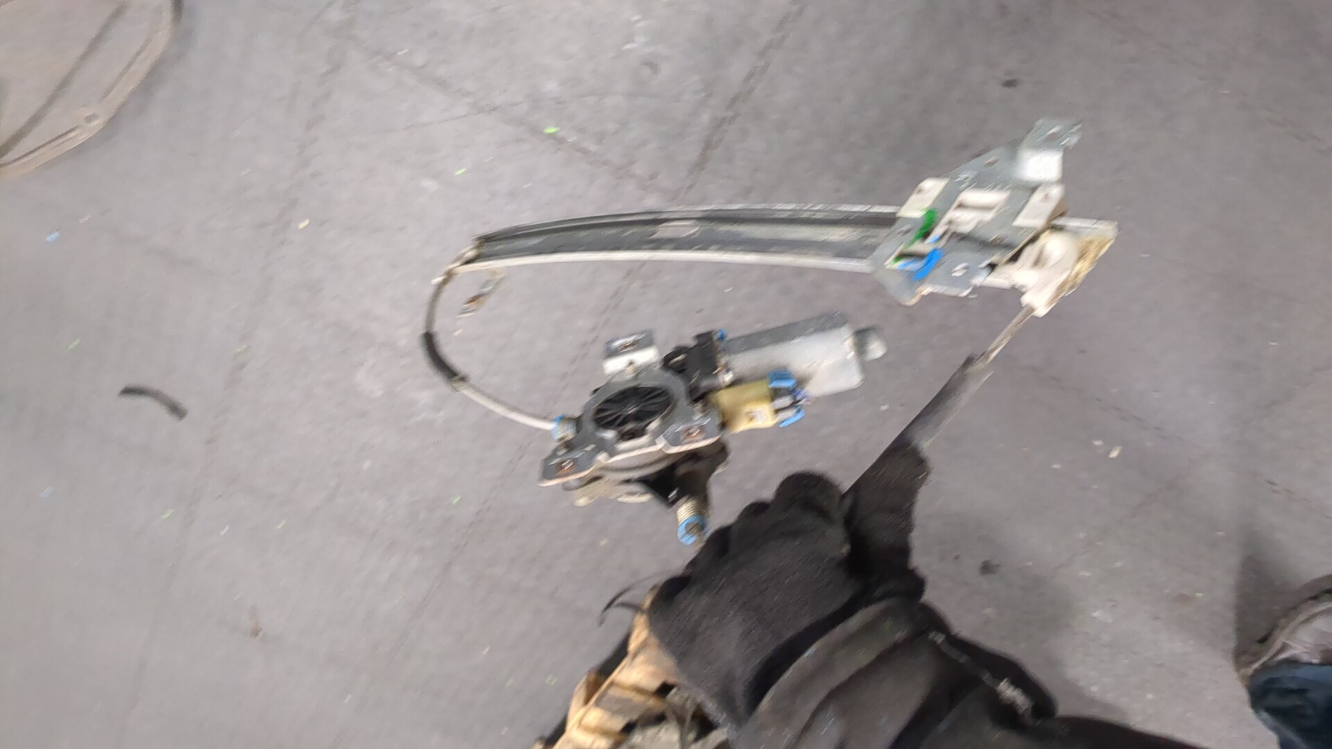 Стеклоподъемник электр. передний правый