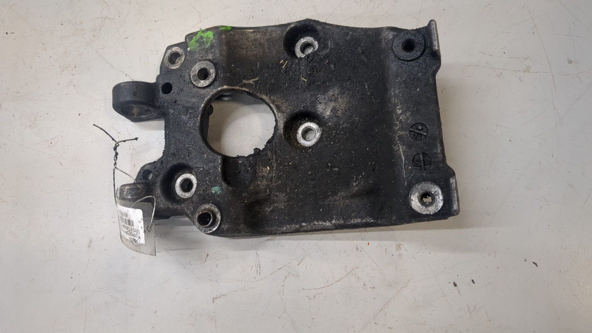 Кронштейн генератора