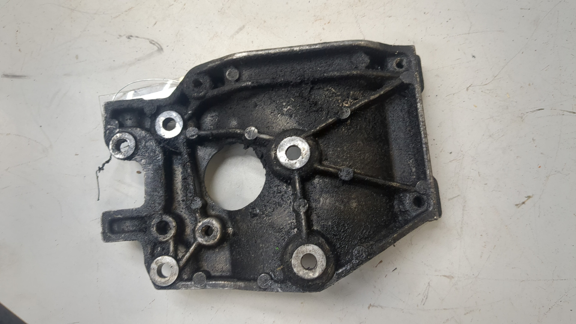 Кронштейн генератора