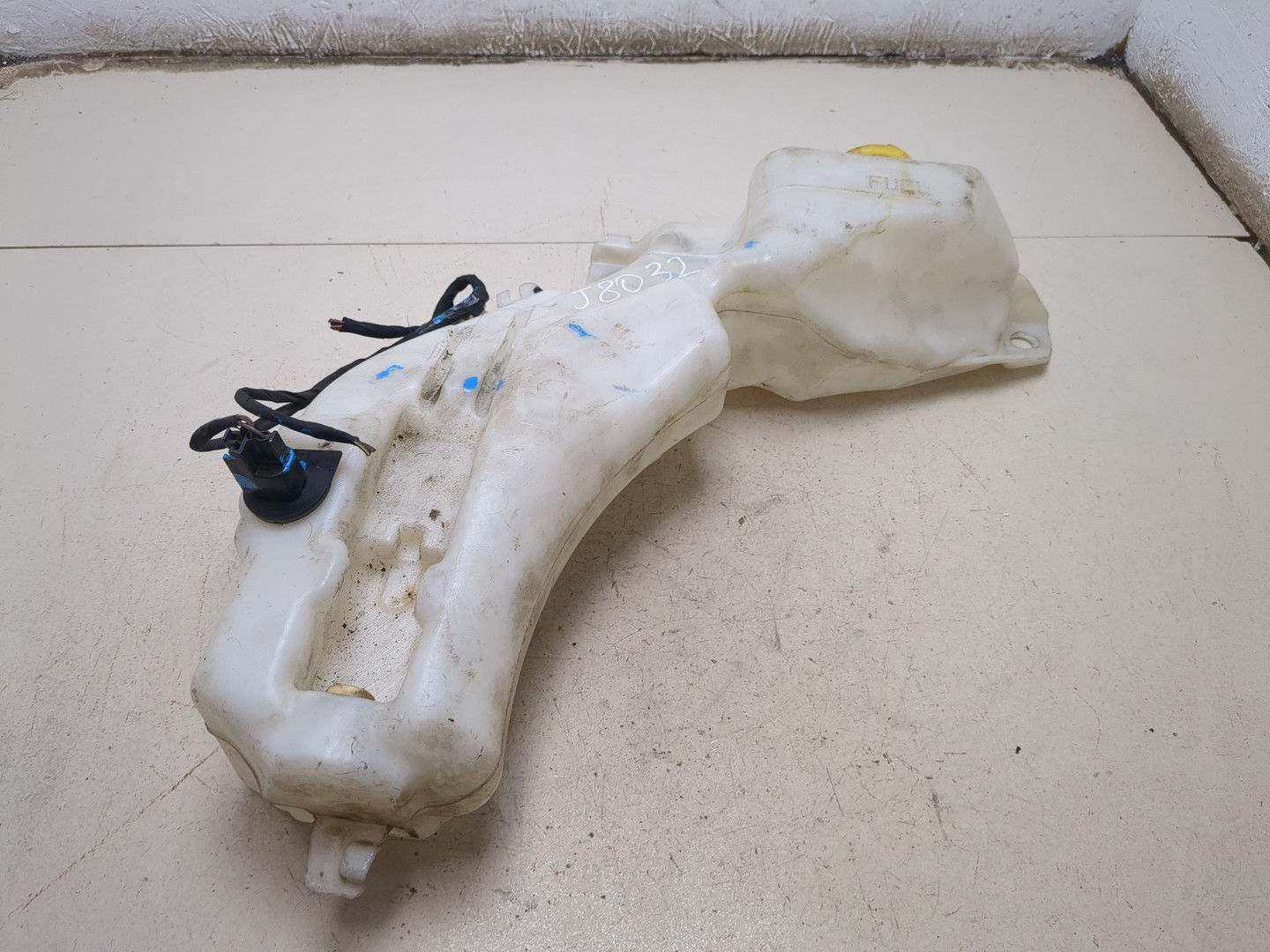 Бачок омывателя лобового стекла