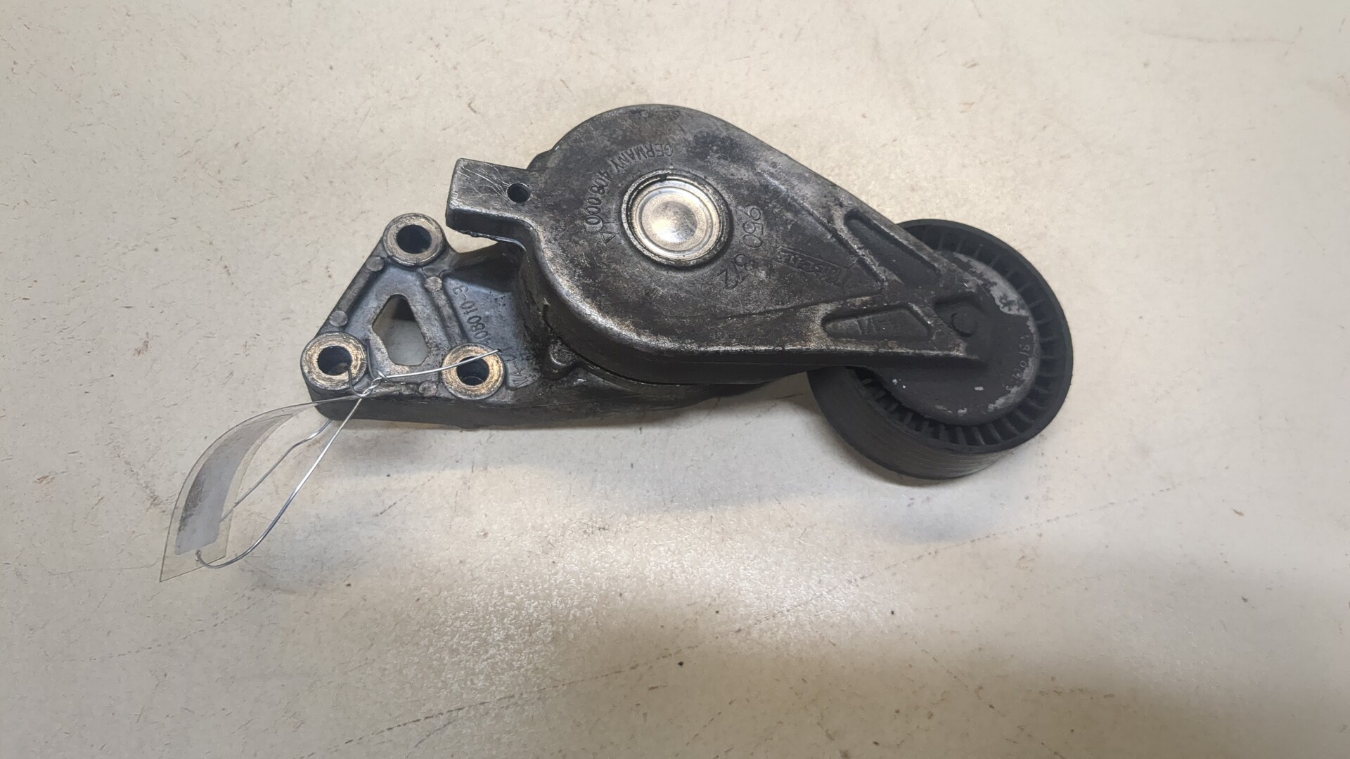 Натяжитель ремня