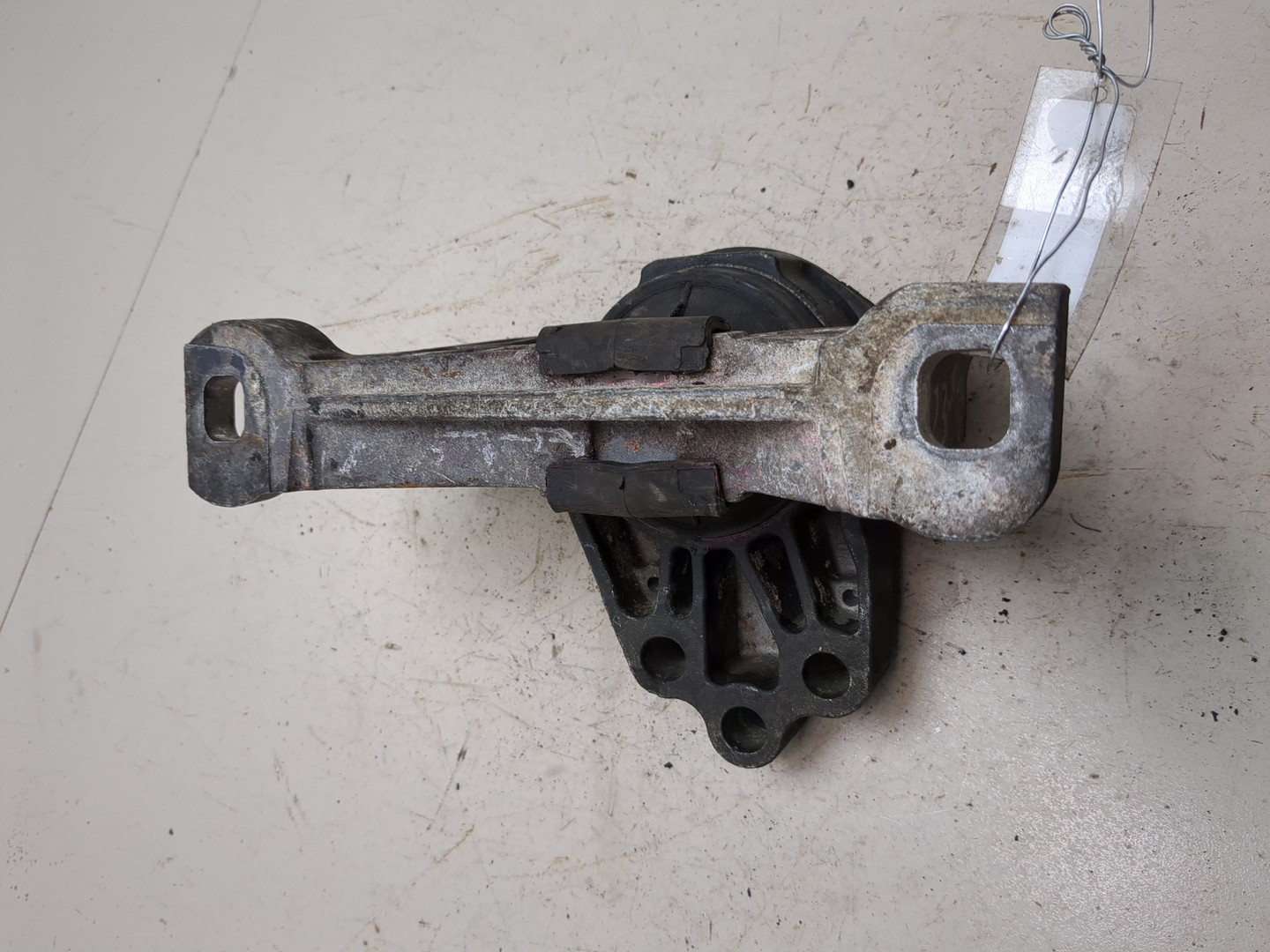 Опора двигателя