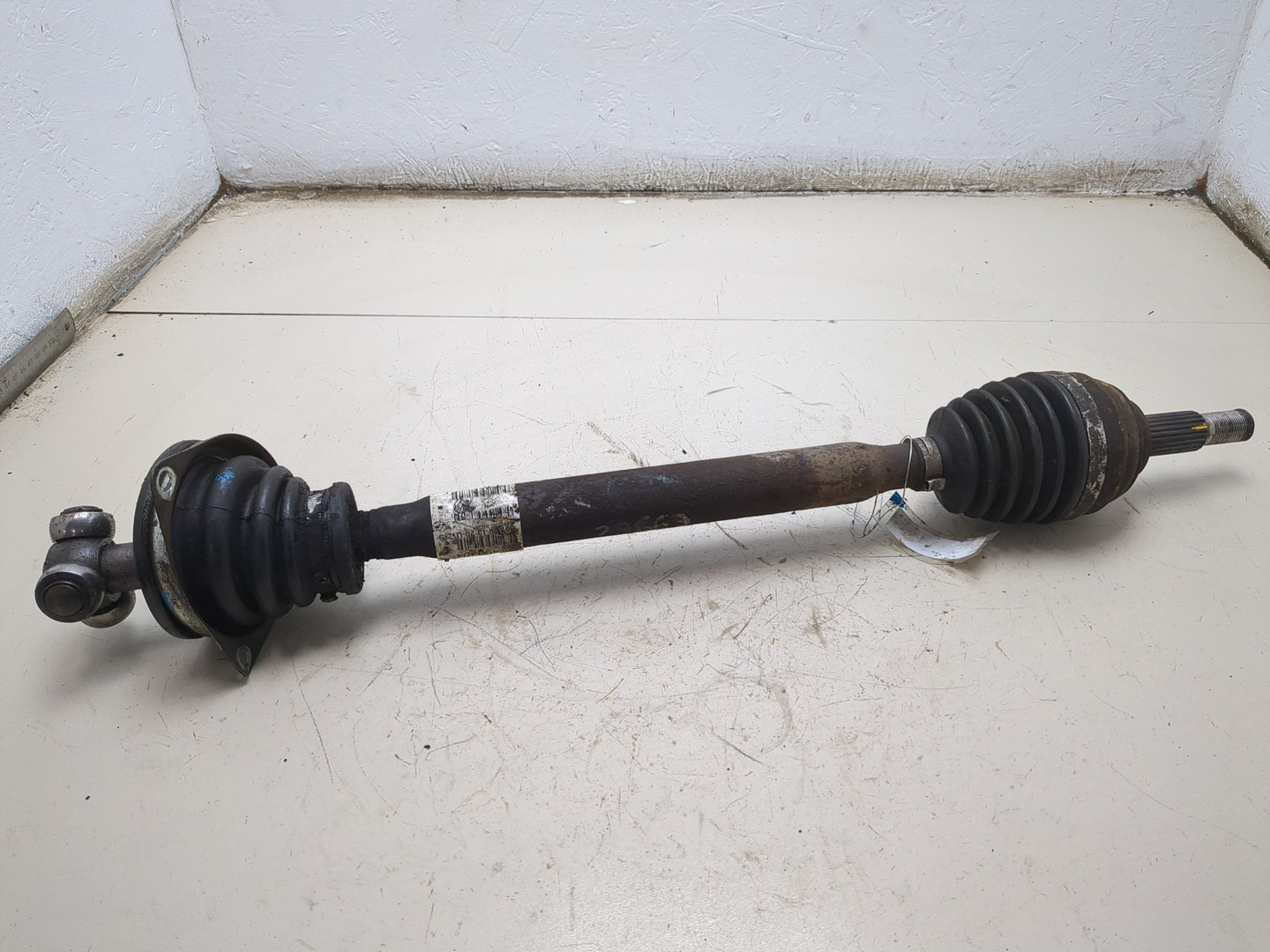 Полуось передняя левая