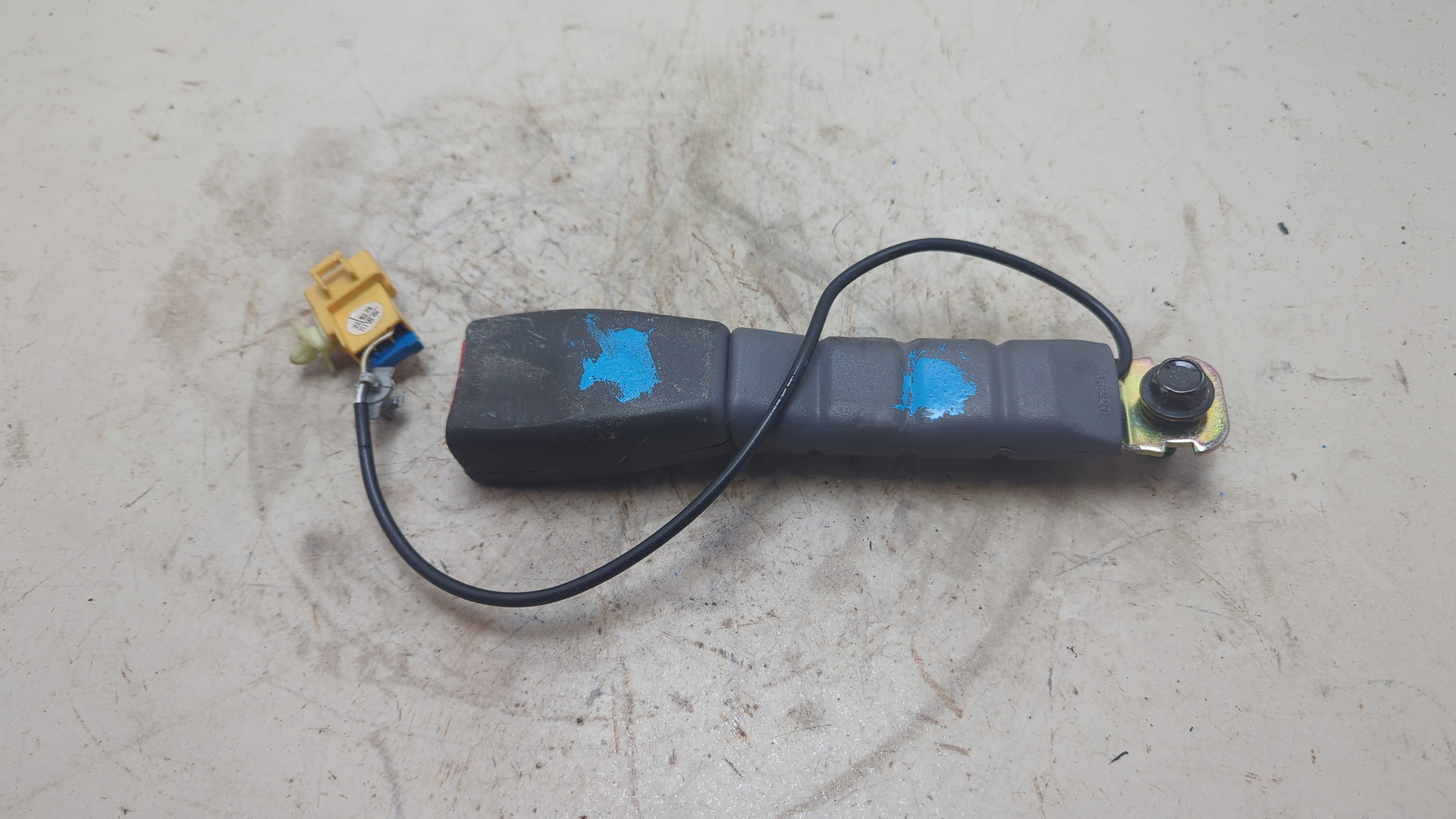 Ответная часть ремня безопасности