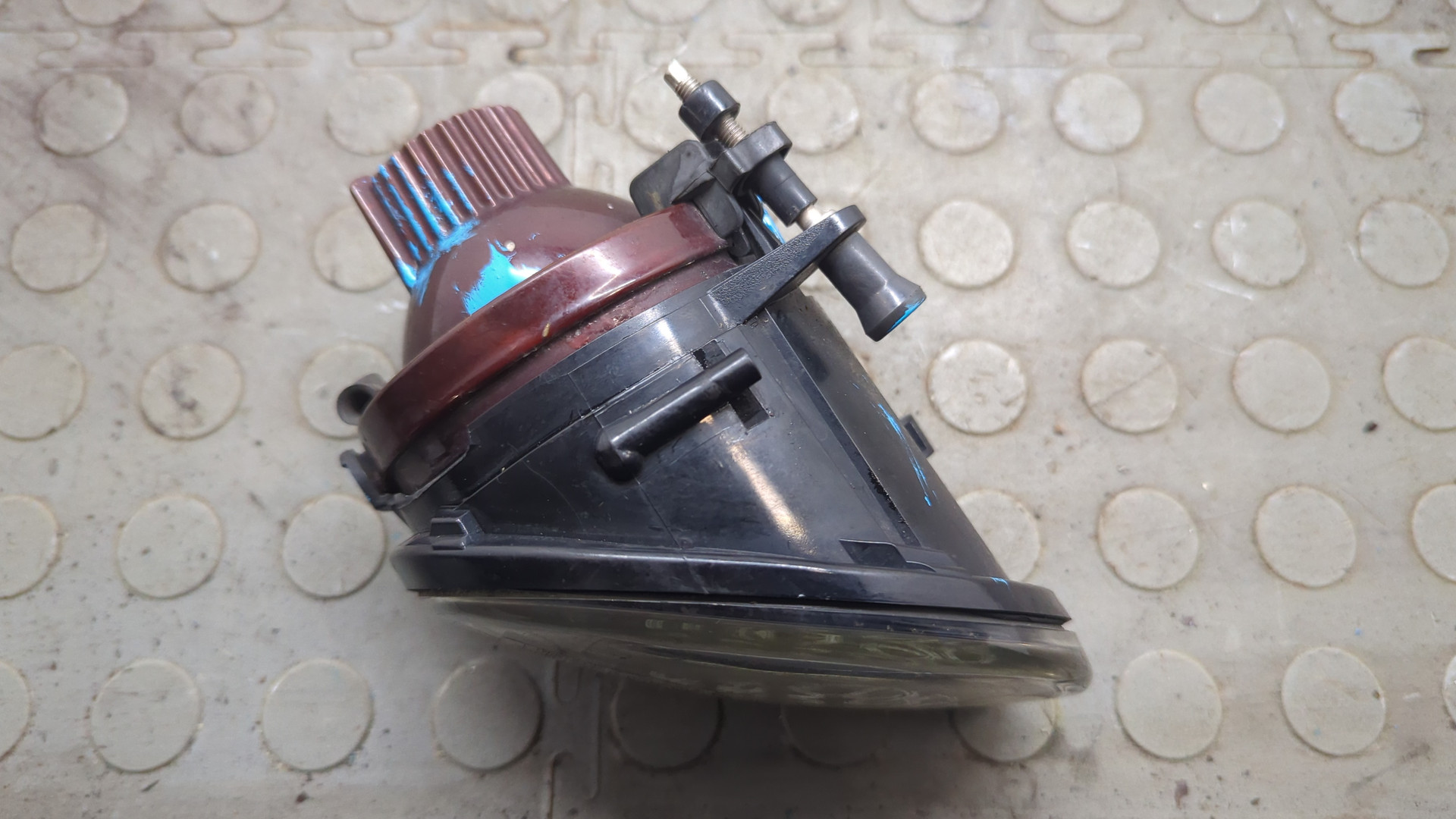 Фара противотуманная правая