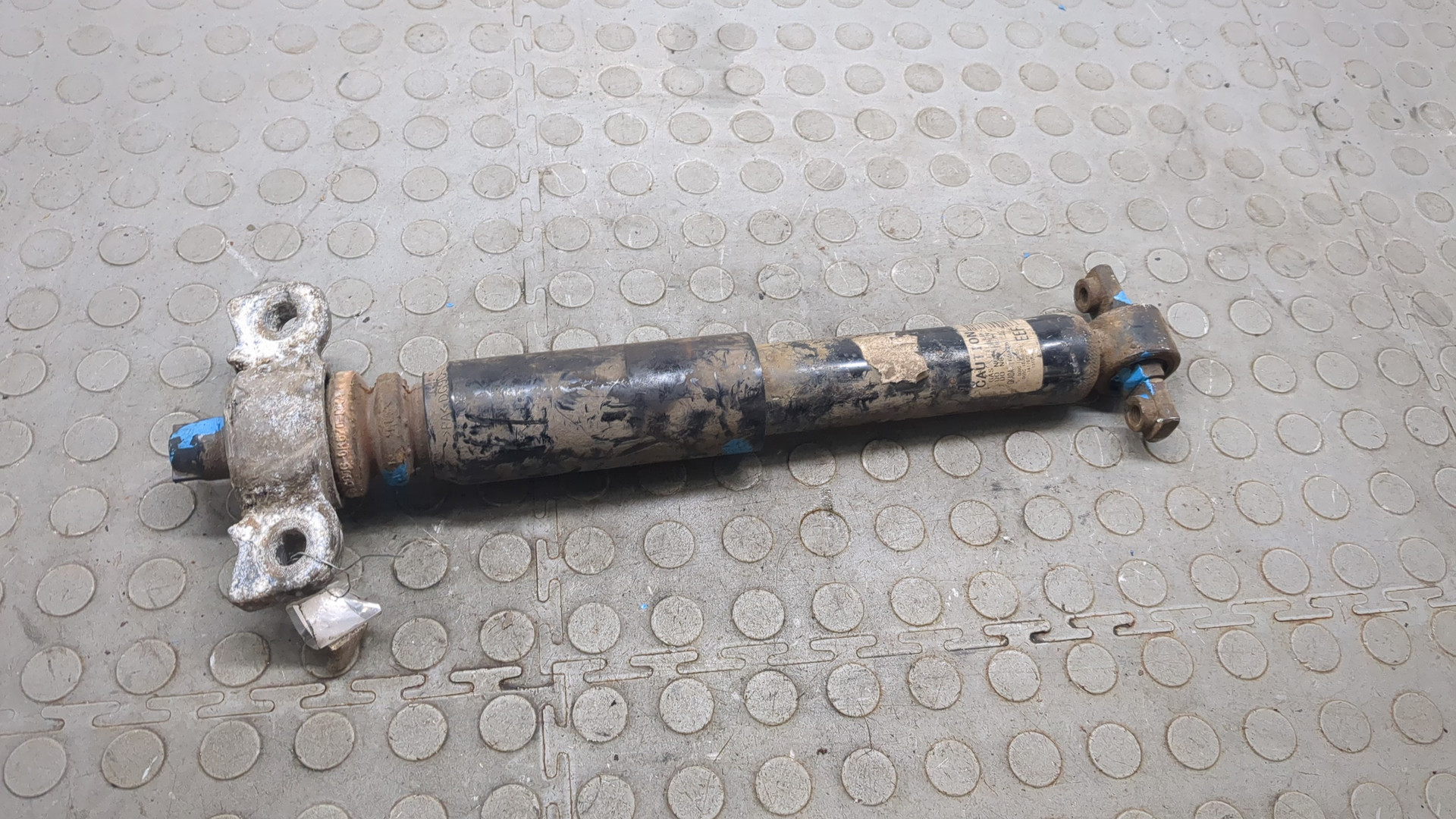 Амортизатор задний (стойка)