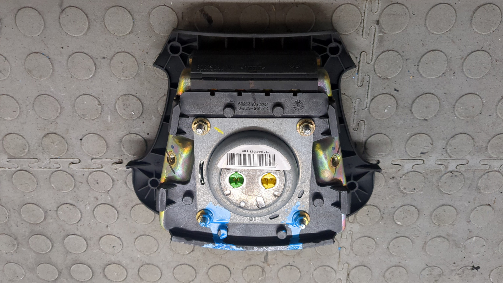 Подушка безопасности в рулевое колесо