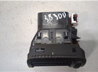 3B0819703A Дефлектор обдува салона Volkswagen Passat 5 1996-2000 8977667 #1