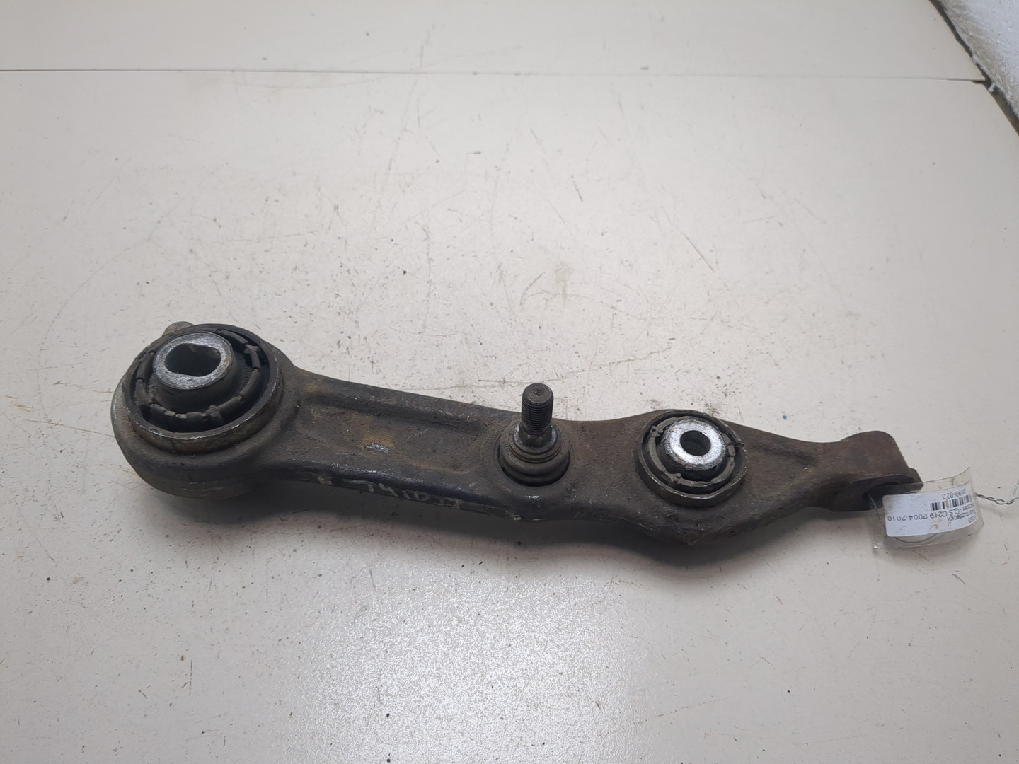 Рычаг передний правый