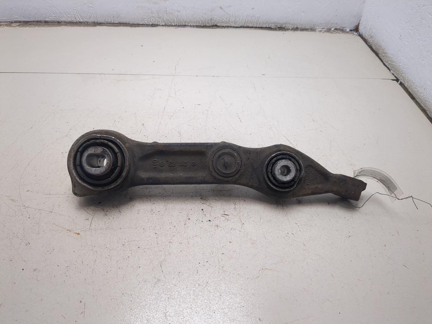 Рычаг передний правый