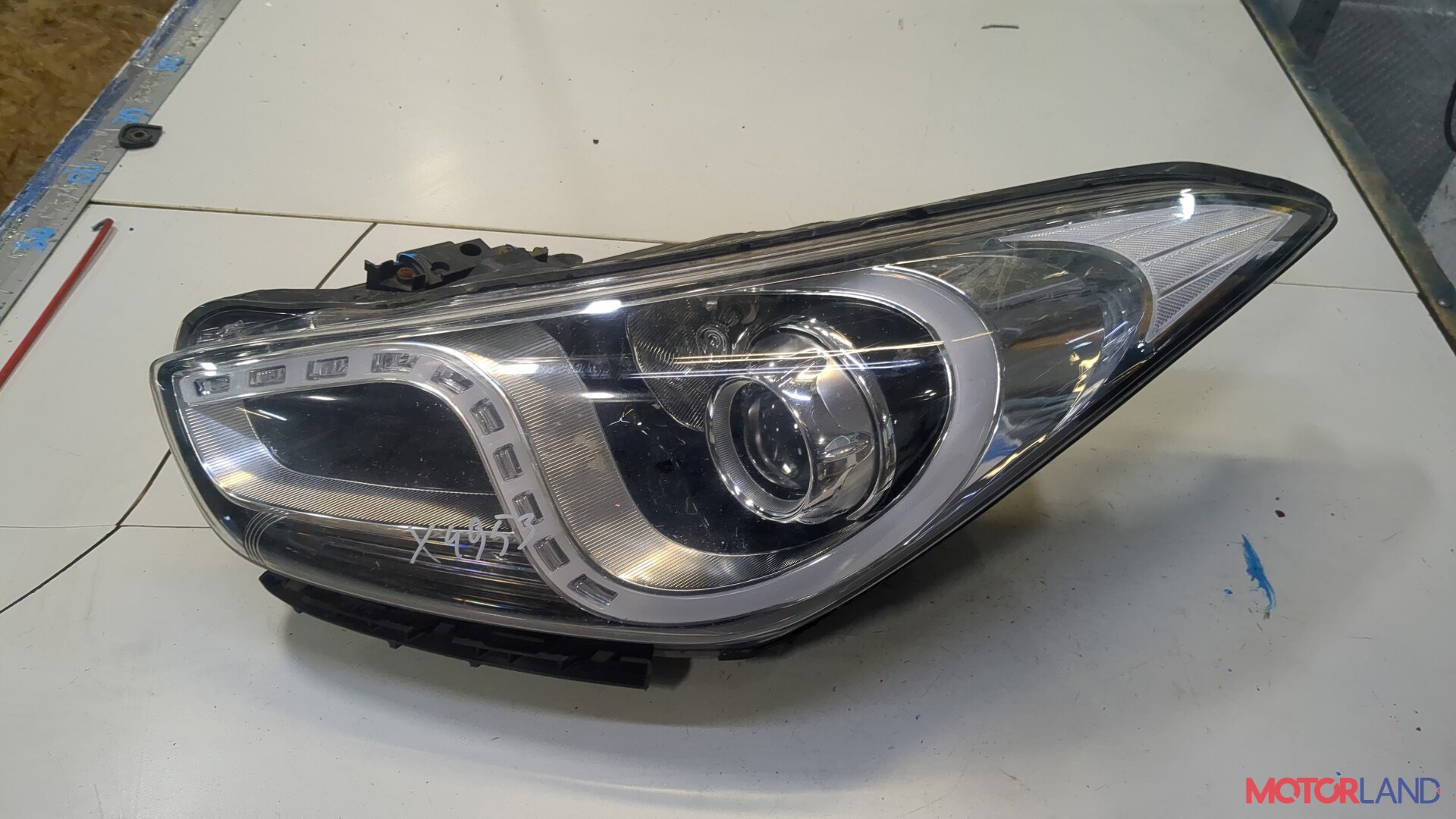 Фара (передняя) Hyundai i40 | Хендай i40 2011-2015 купить б/у 8997368